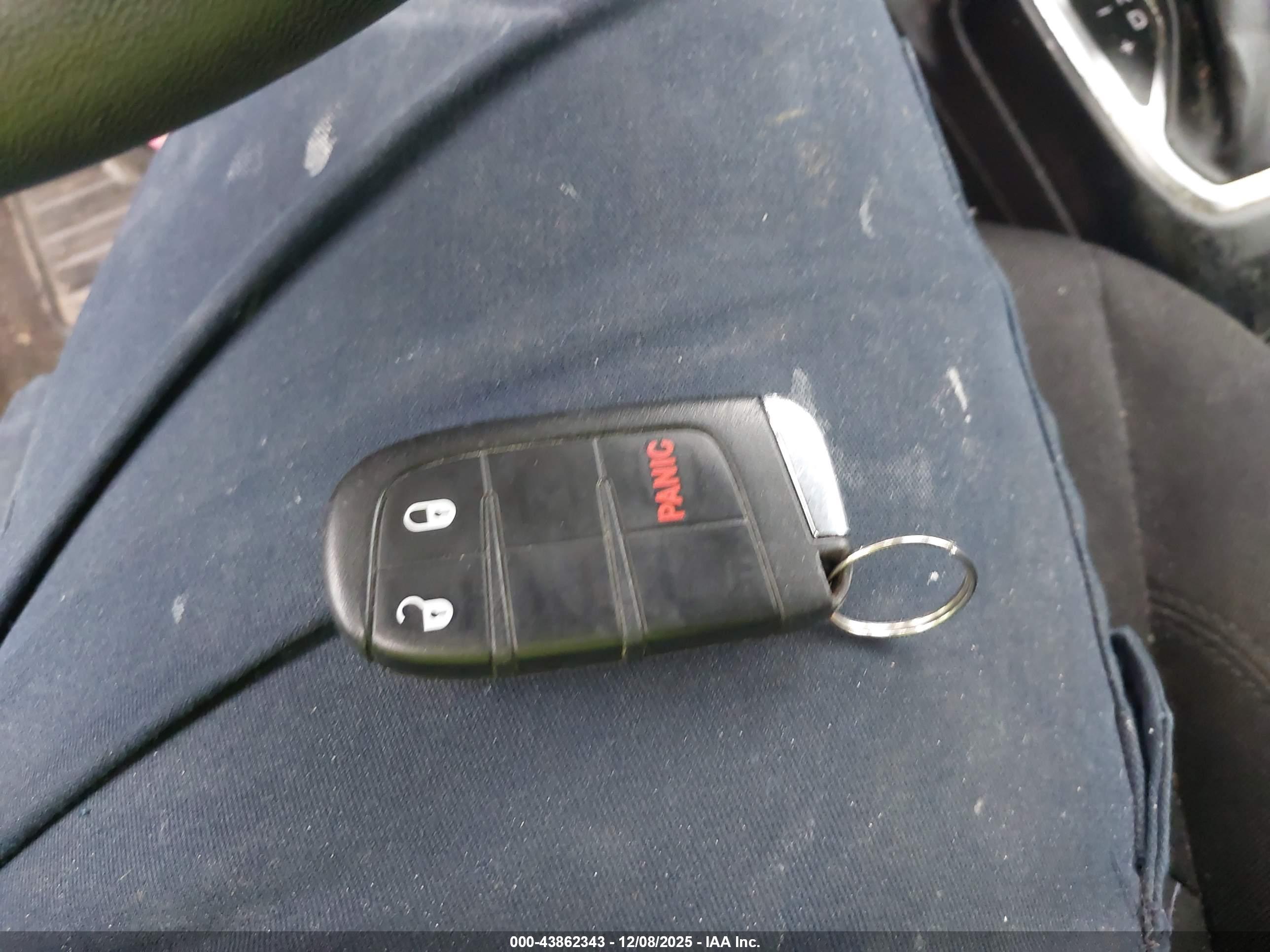 JEEP RENEGADE image 11