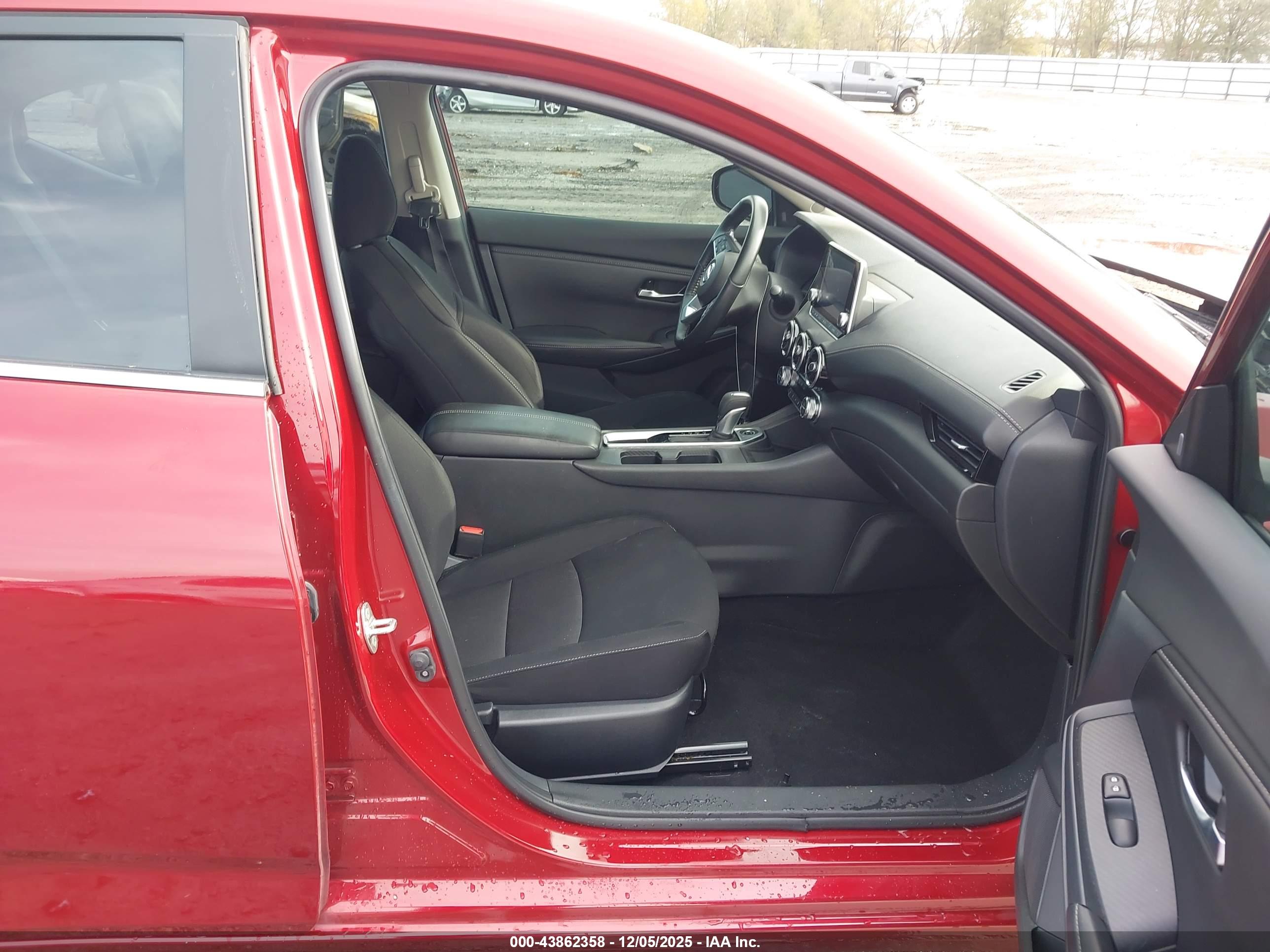 NISSAN SENTRA image 5