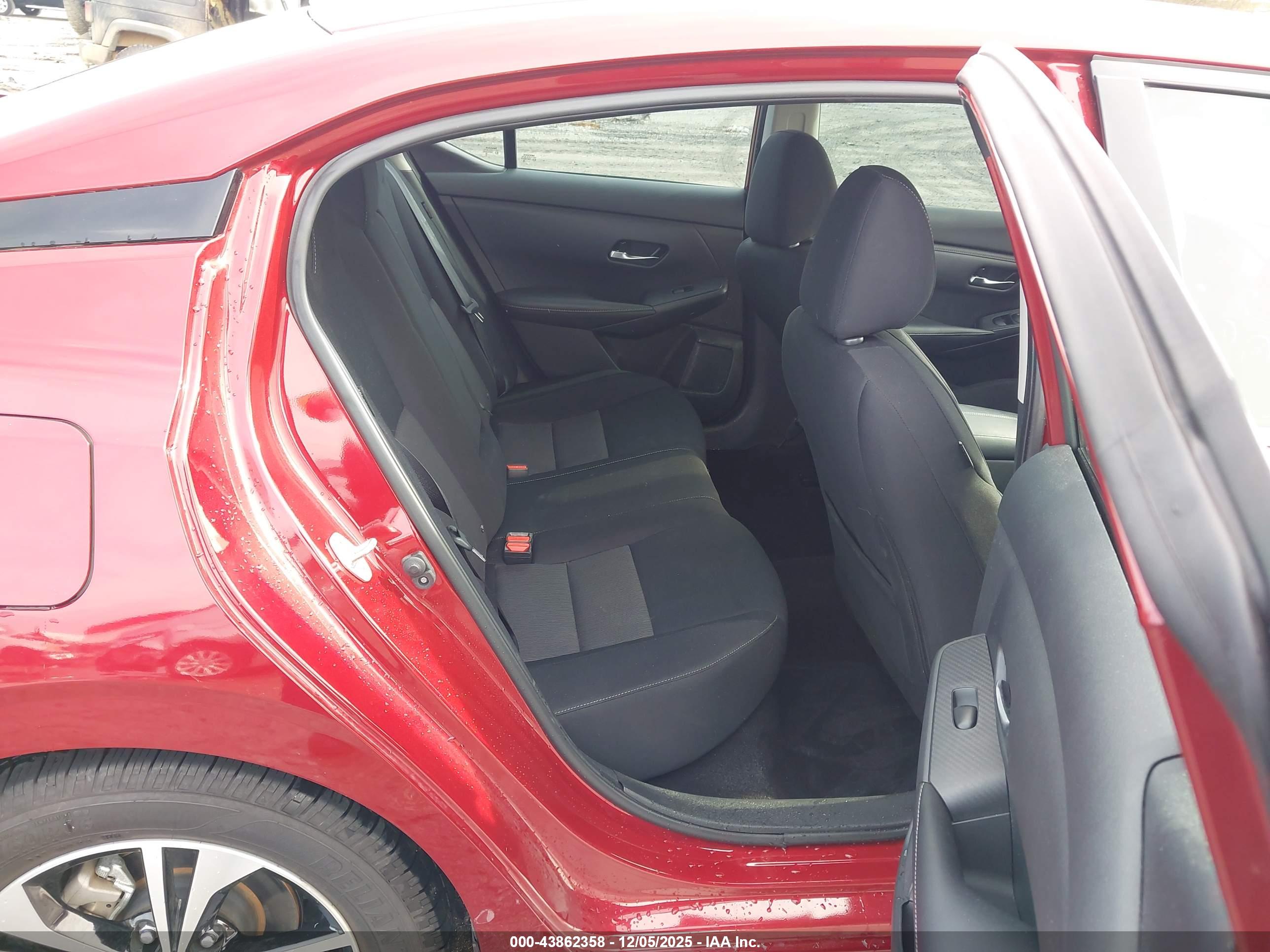 NISSAN SENTRA image 8