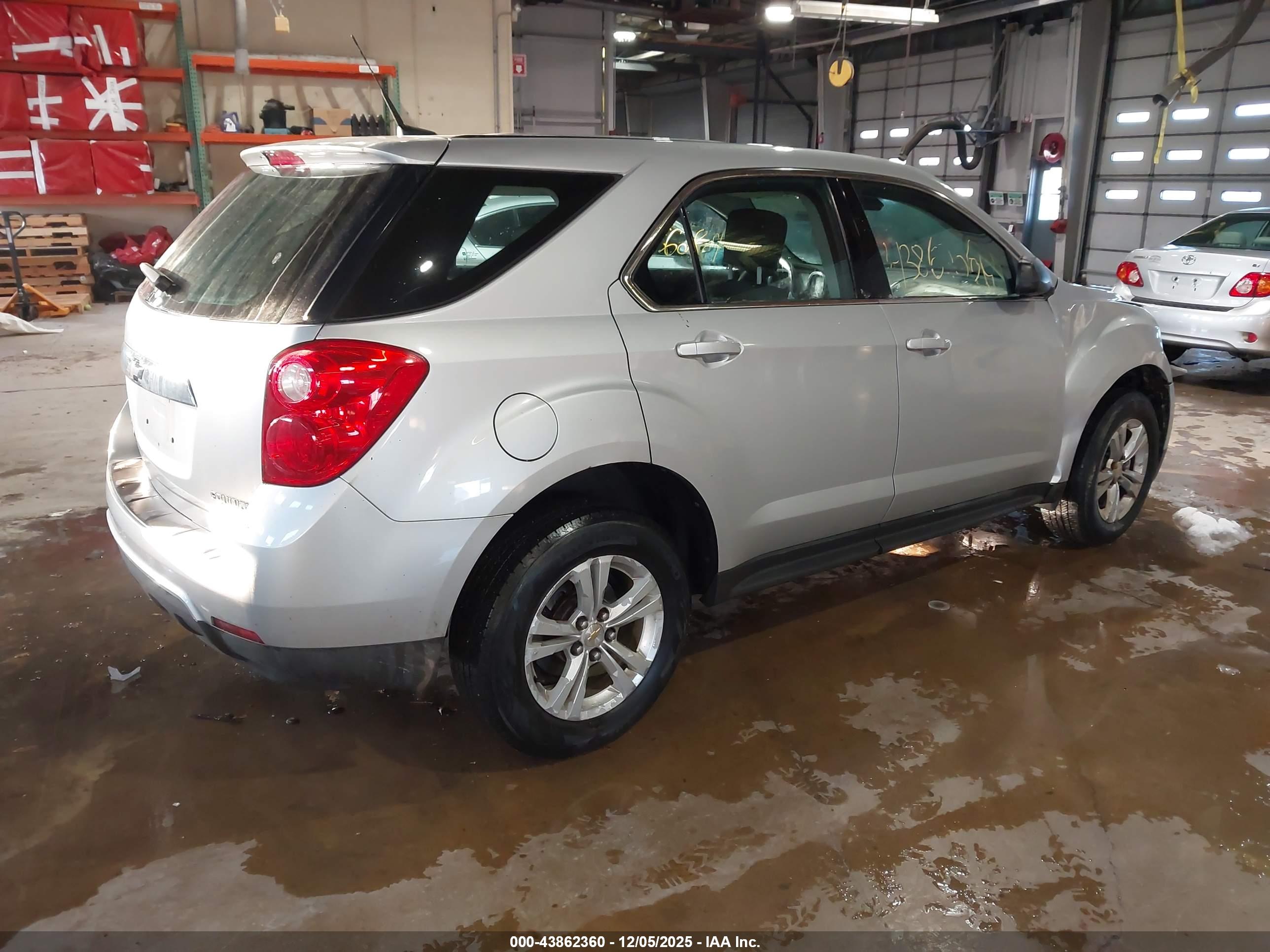 CHEVROLET EQUINOX image 4