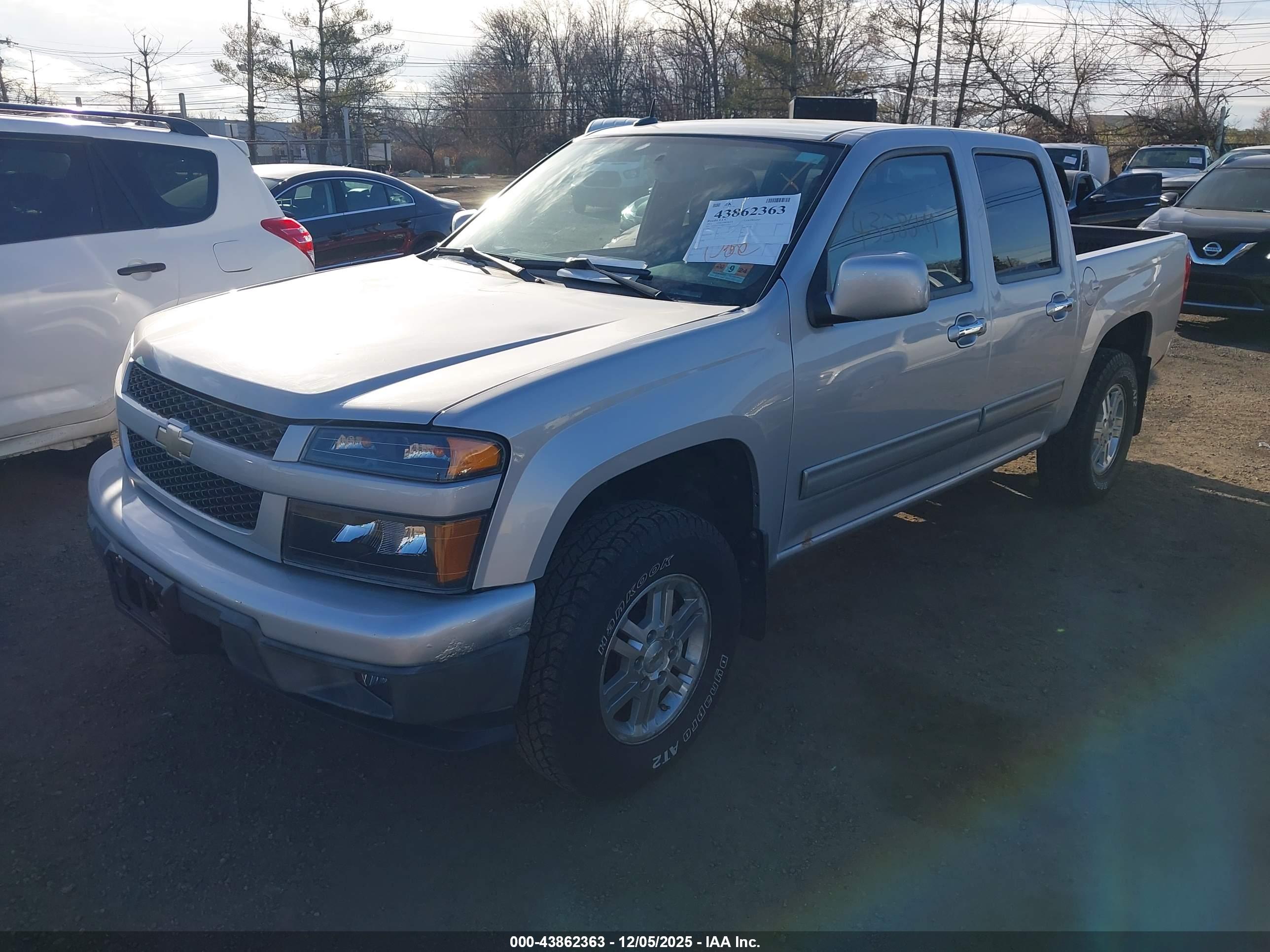 CHEVROLET COLORADO image 2