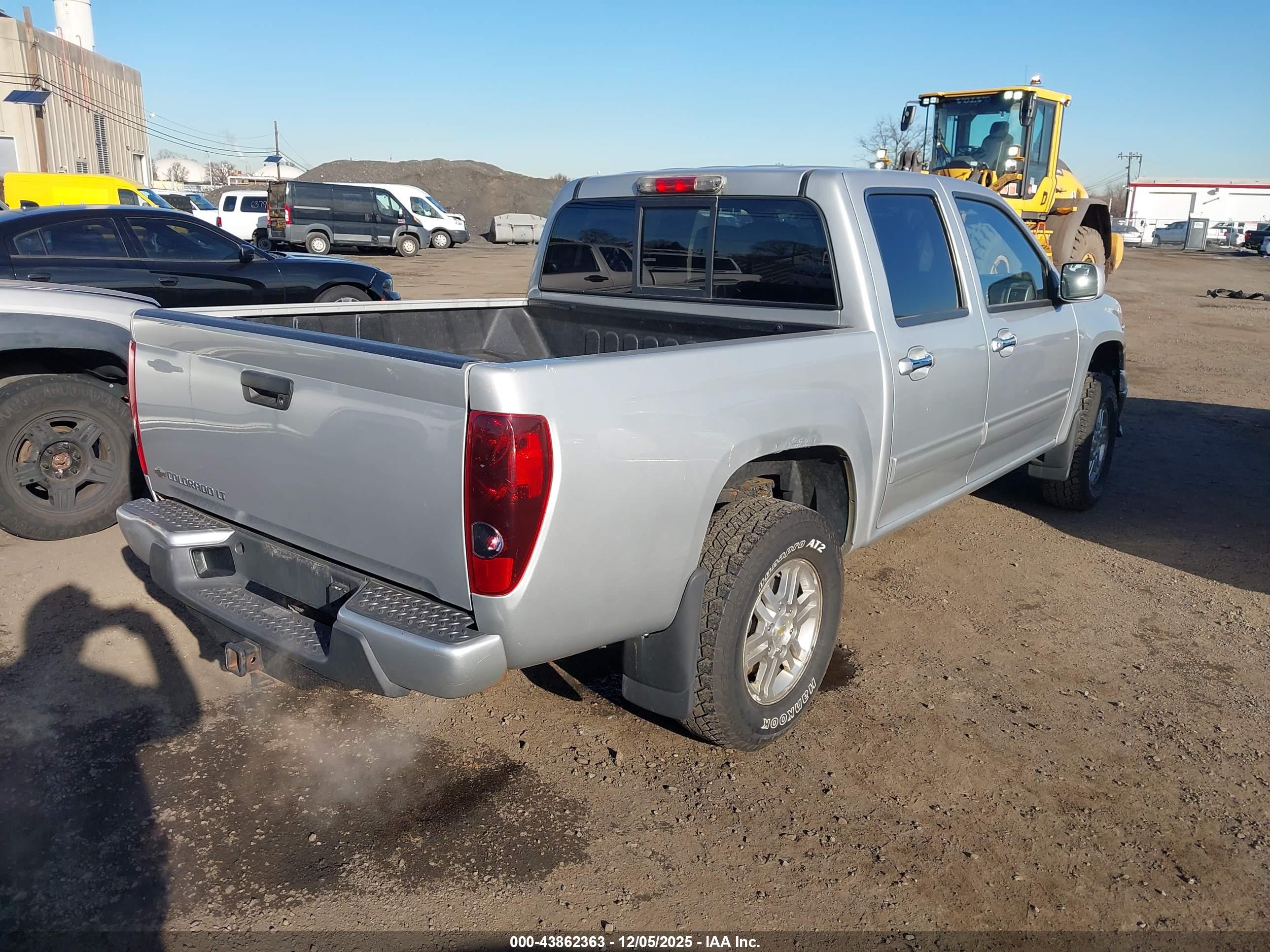 CHEVROLET COLORADO image 4