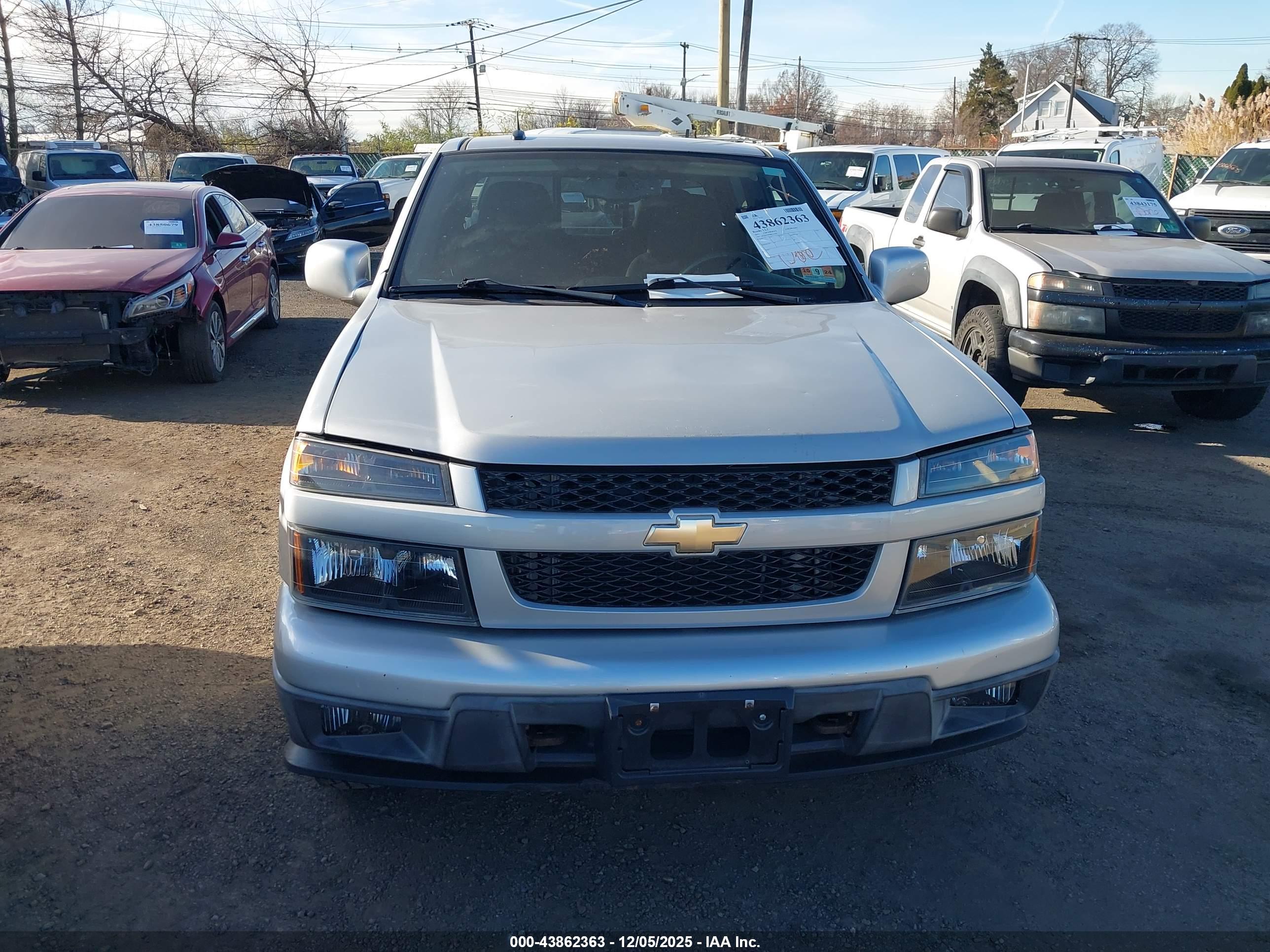 CHEVROLET COLORADO image 6