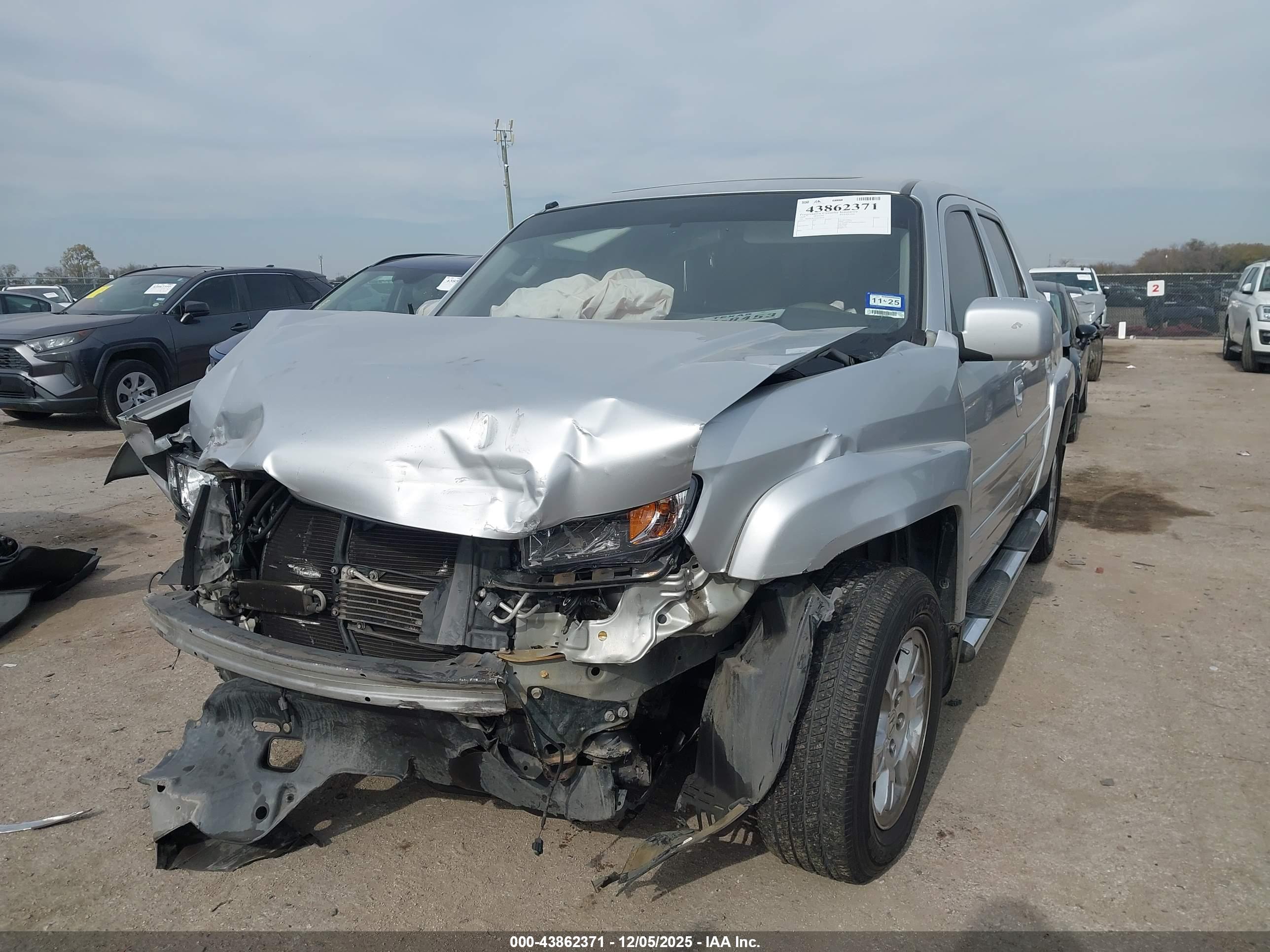 HONDA RIDGELINE image 2