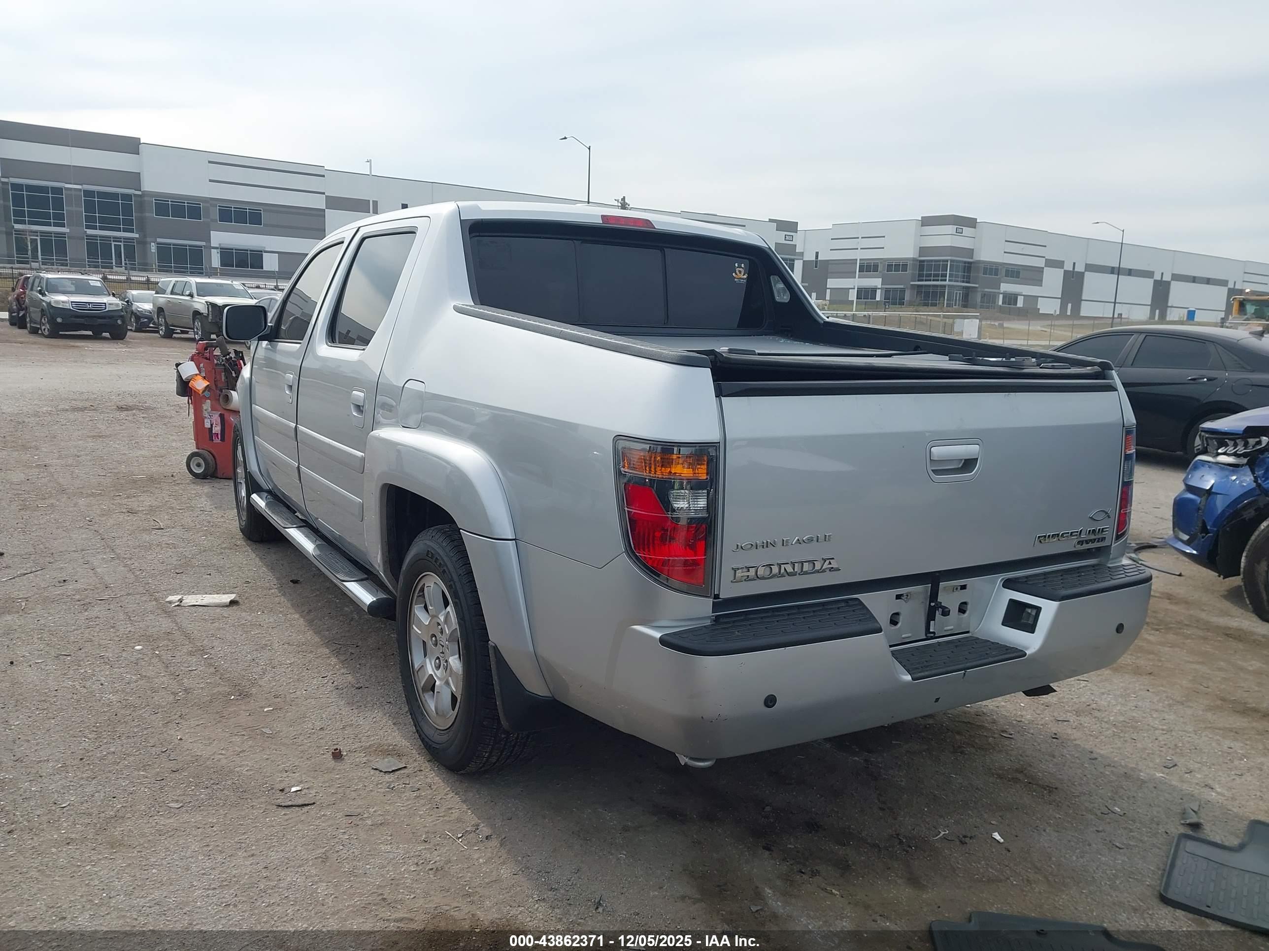 HONDA RIDGELINE image 3