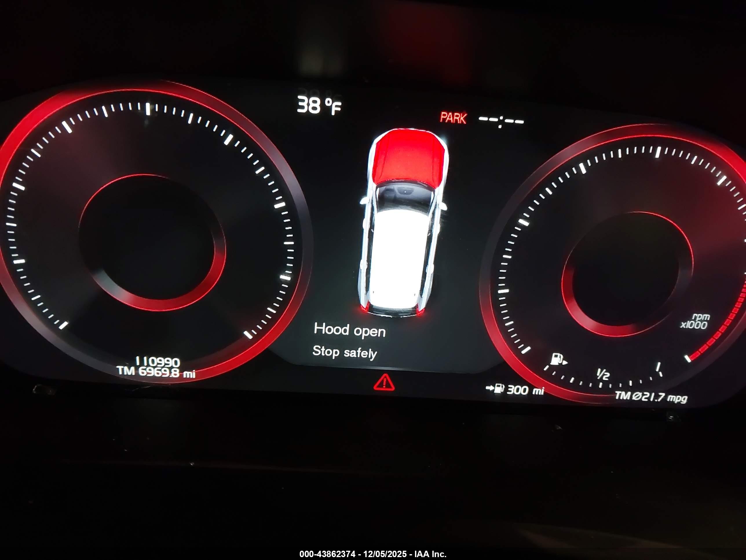 VOLVO XC90 image 7