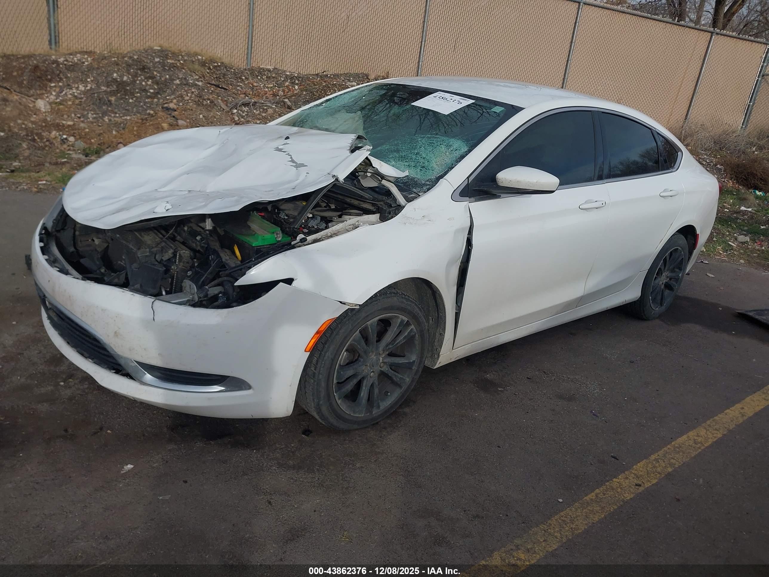 CHRYSLER 200 image 2