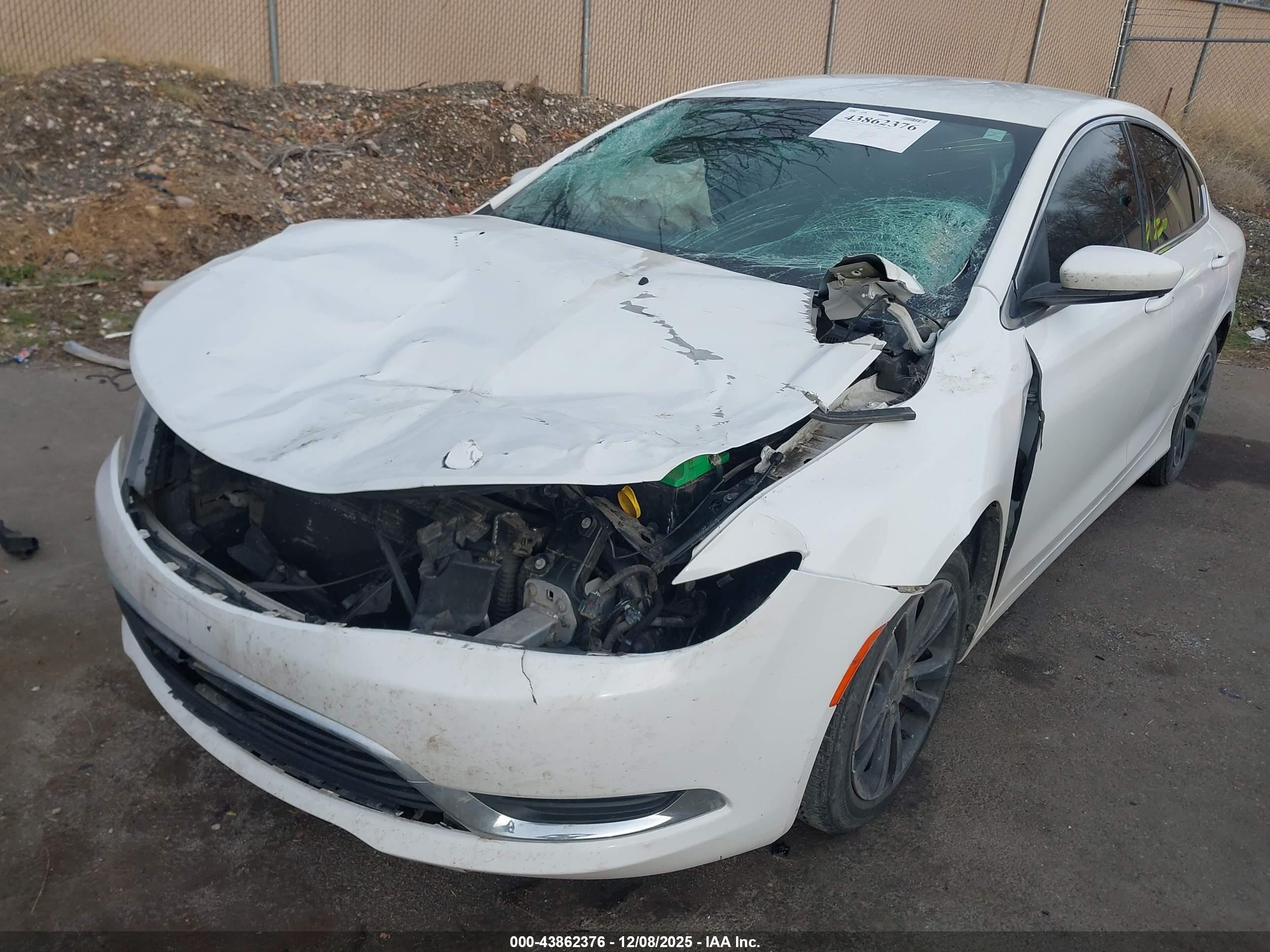 CHRYSLER 200 image 6