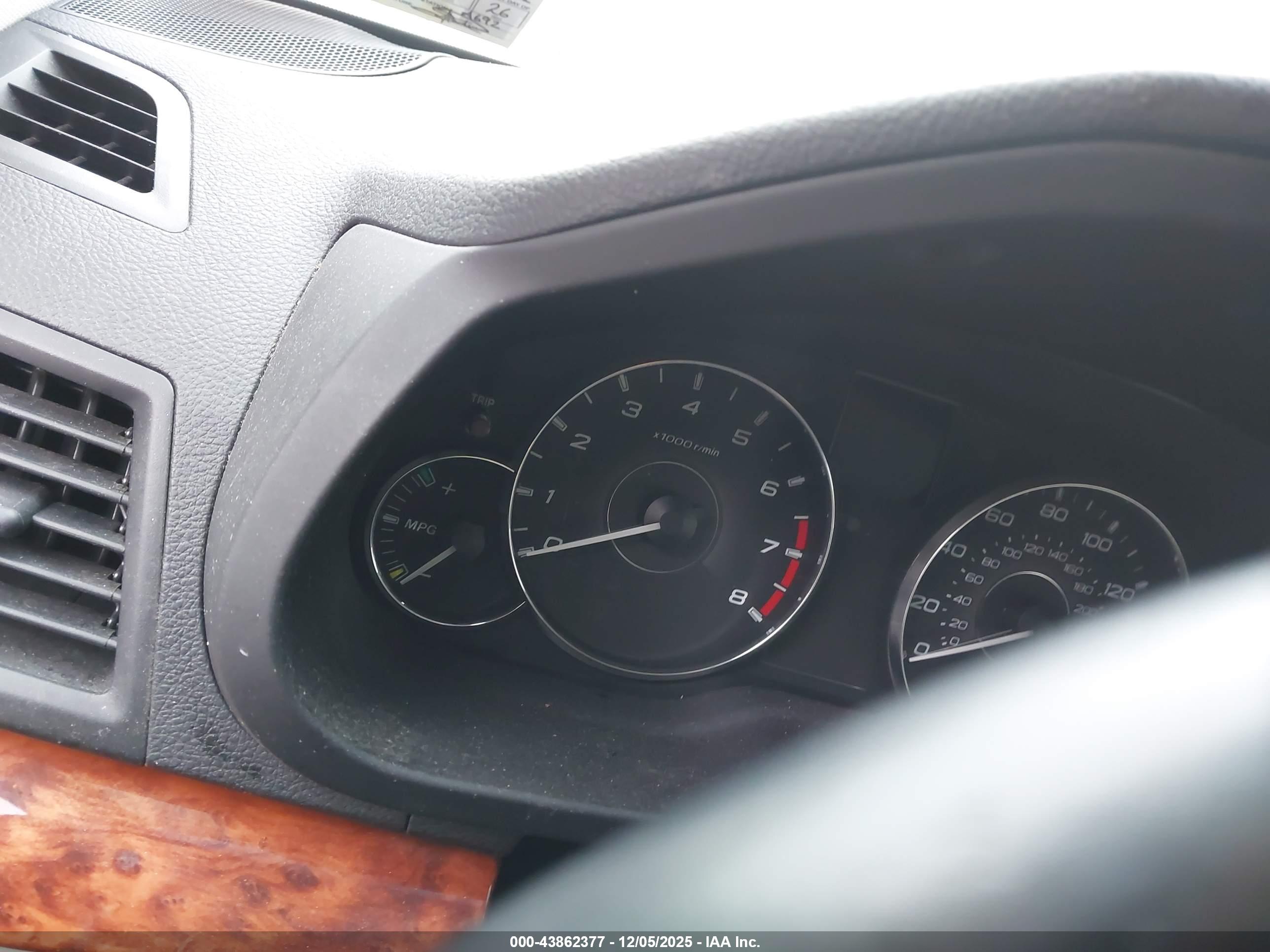 SUBARU OUTBACK image 7