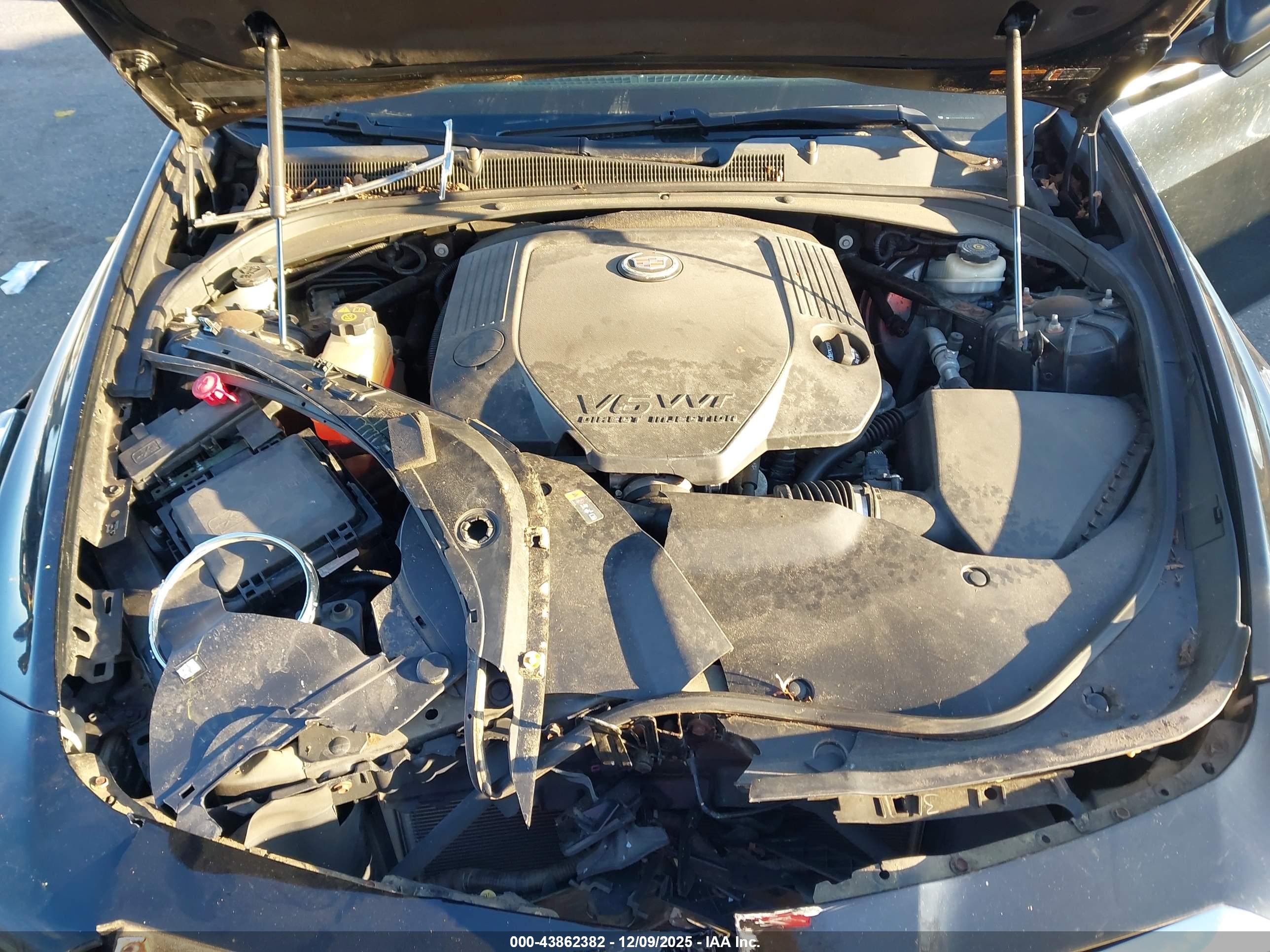 CADILLAC CTS image 10