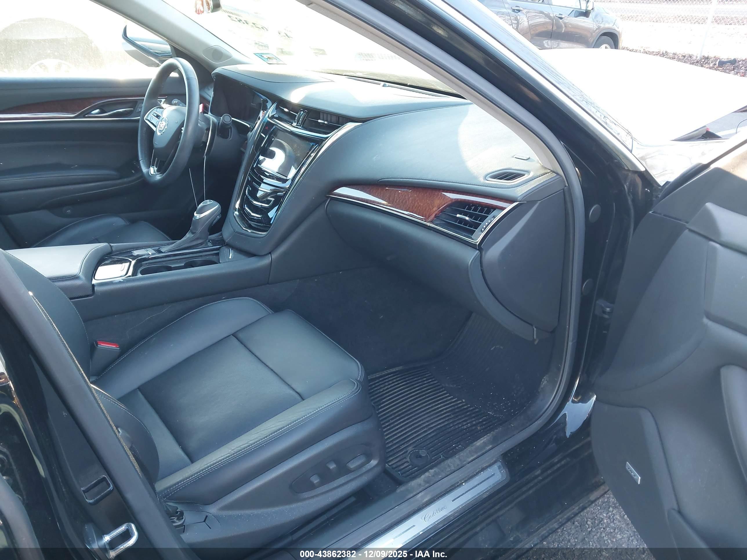 CADILLAC CTS image 5