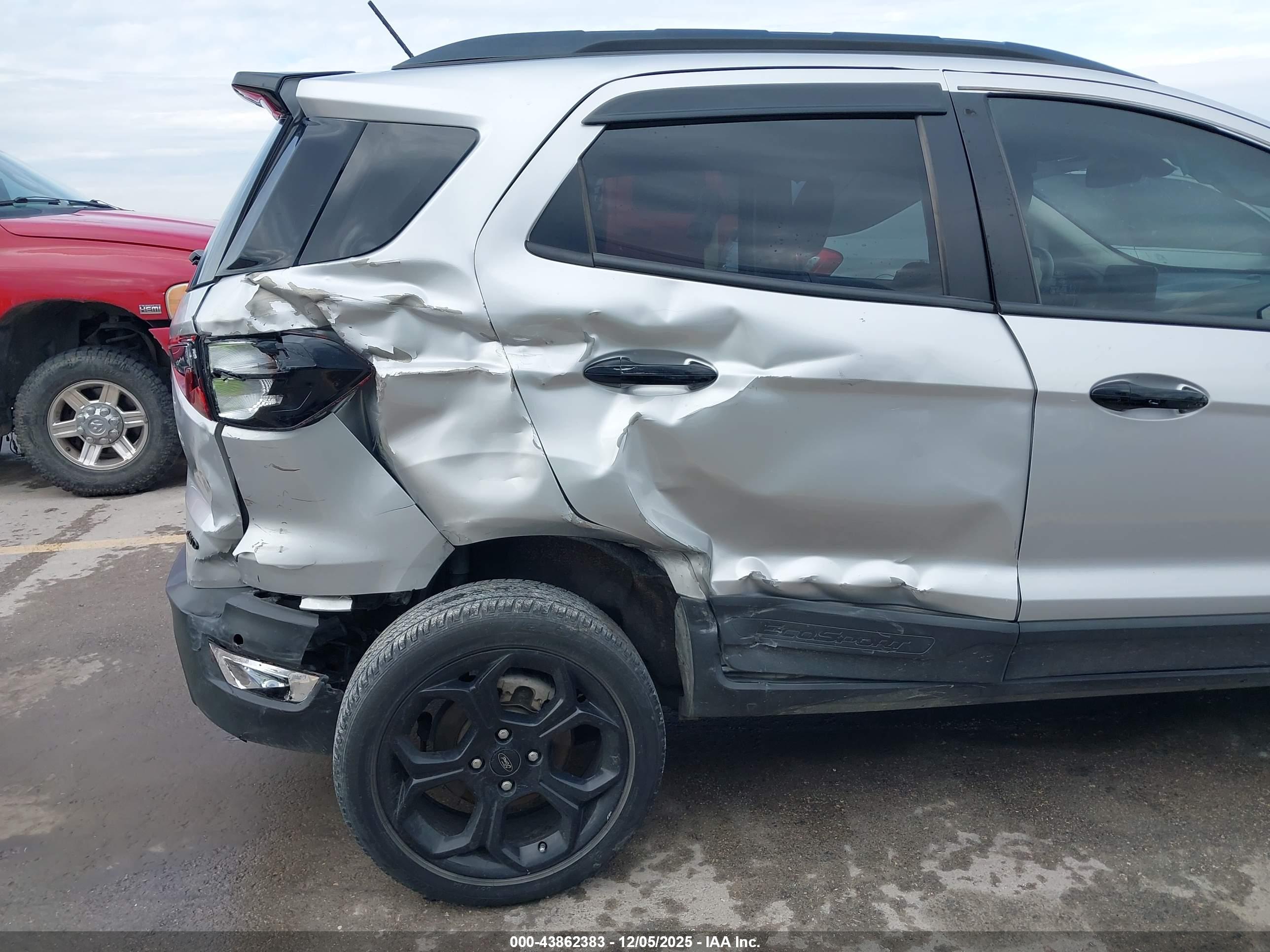 FORD ECOSPORT image 6
