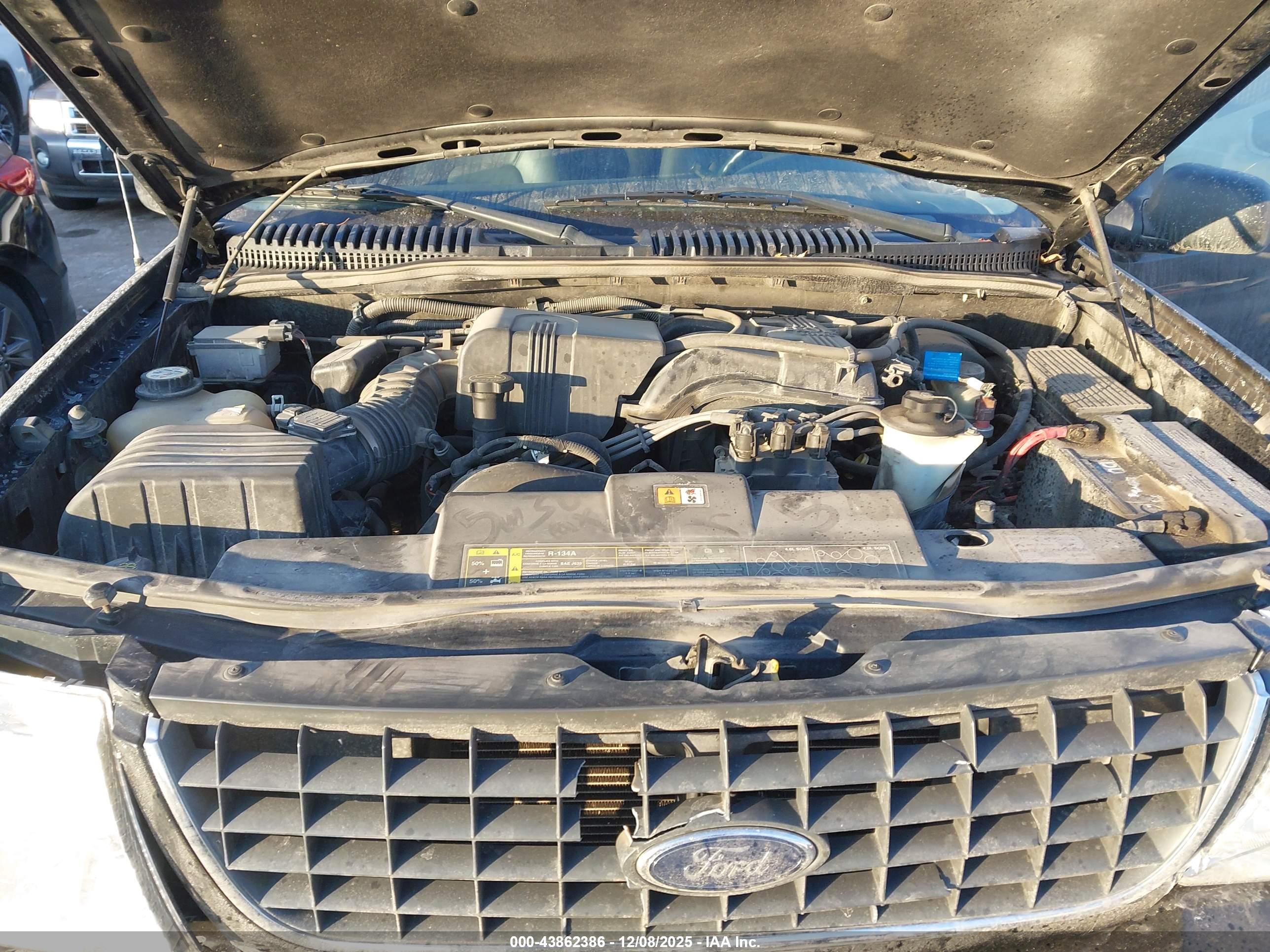 FORD EXPLORER image 10