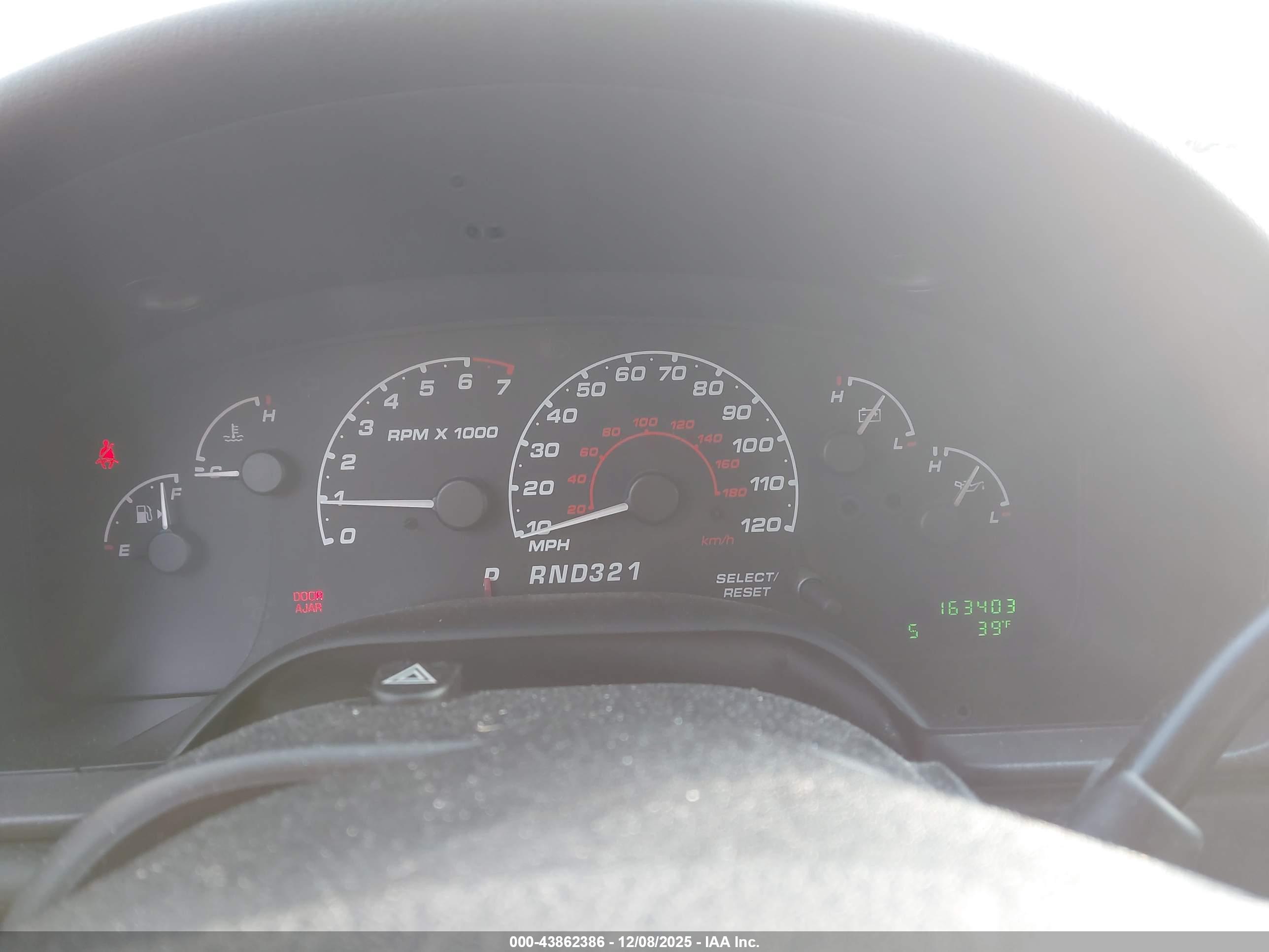 FORD EXPLORER image 7
