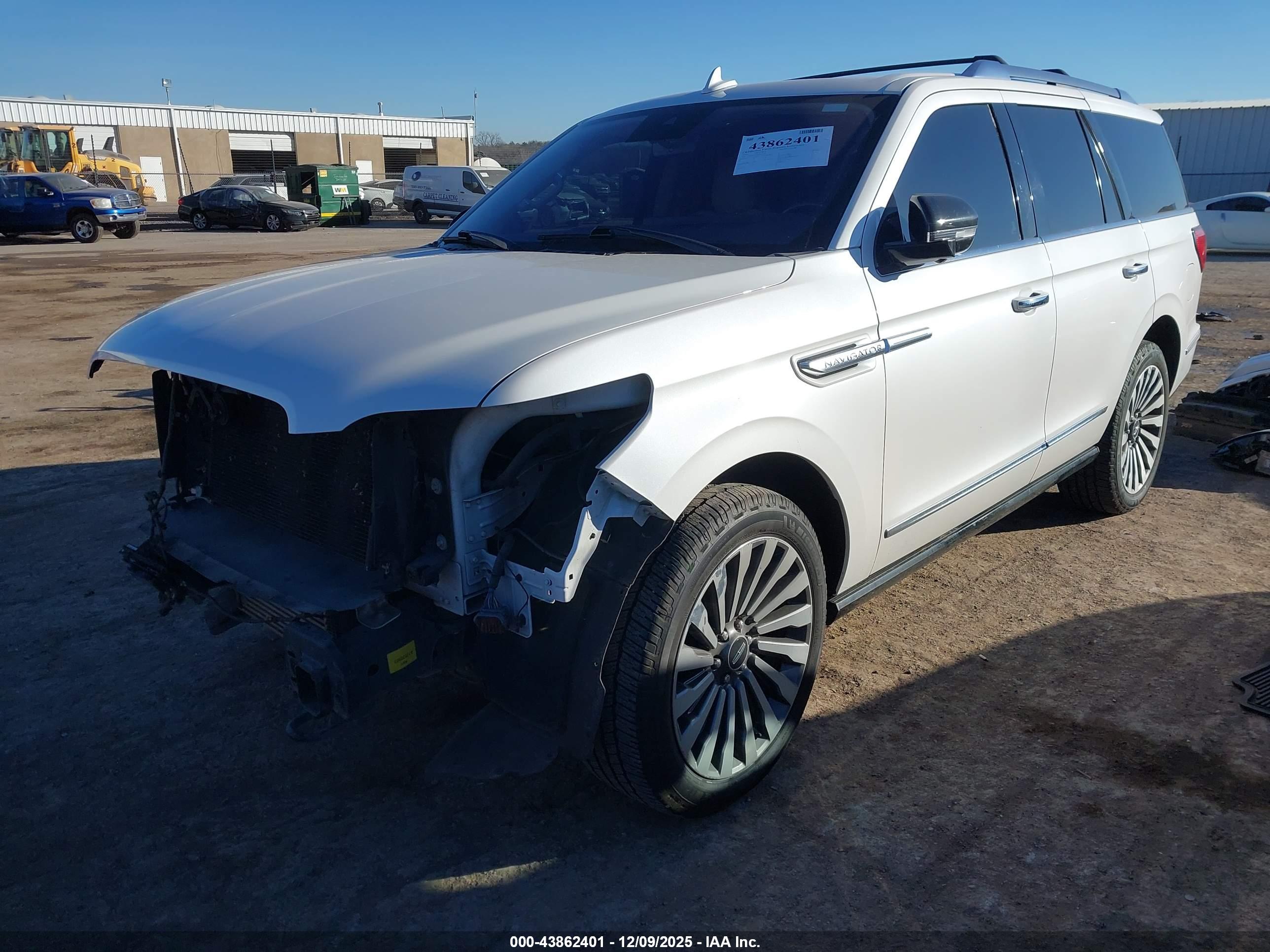 LINCOLN NAVIGATOR image 2