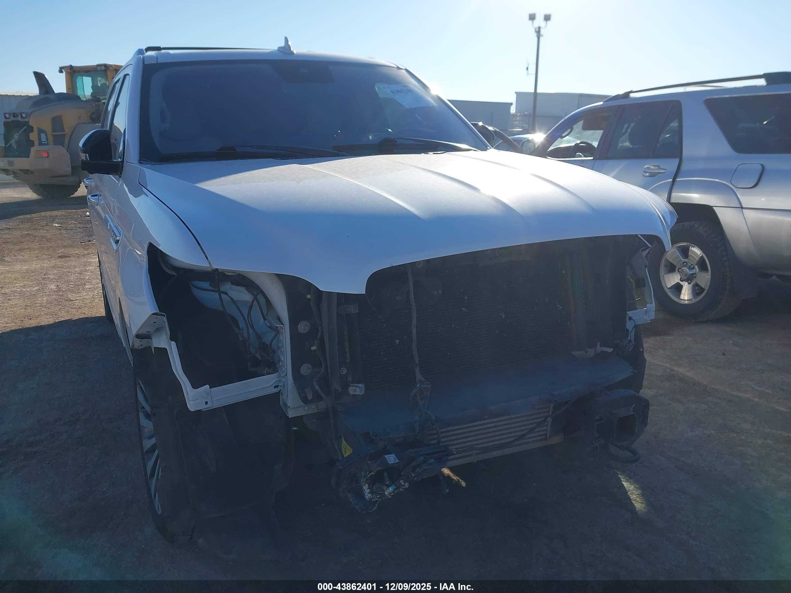 LINCOLN NAVIGATOR image 6