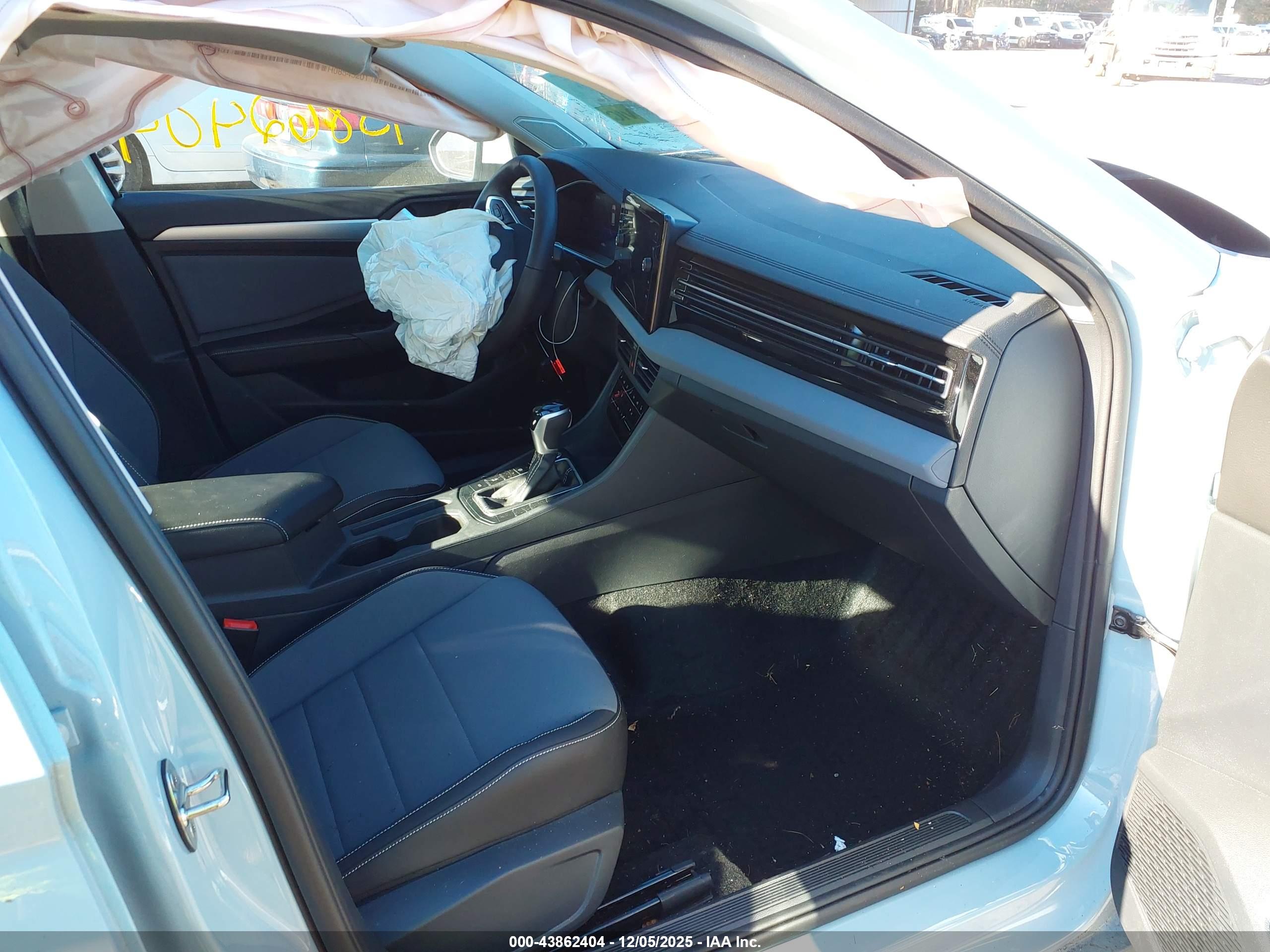 VOLKSWAGEN JETTA image 5
