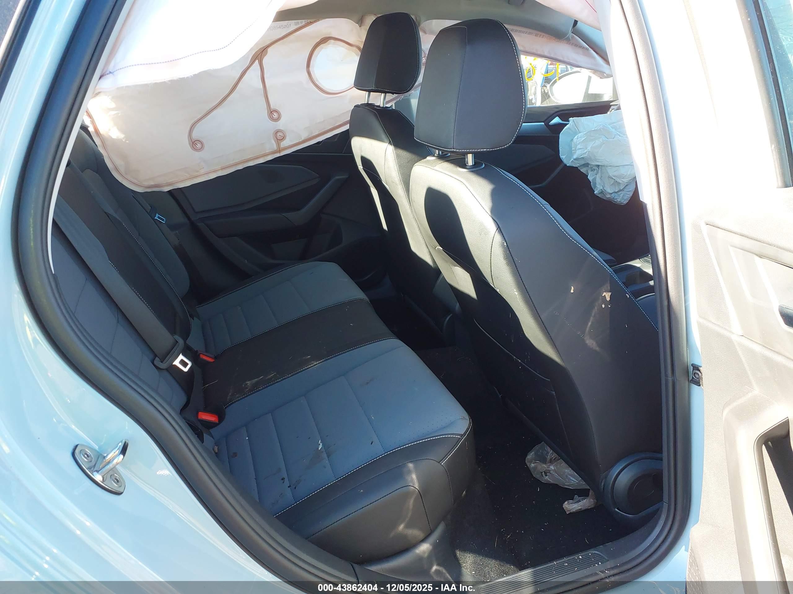 VOLKSWAGEN JETTA image 8