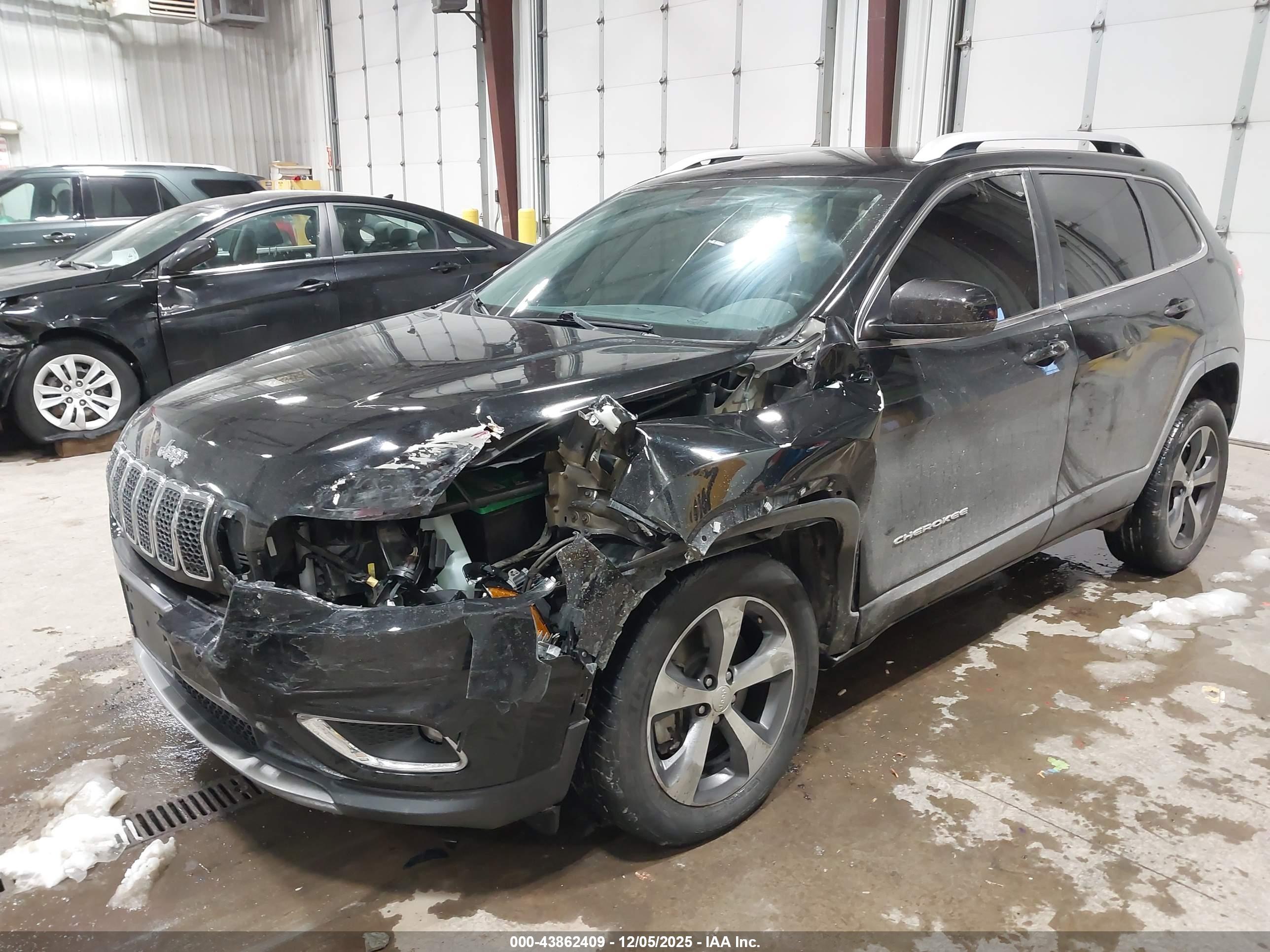JEEP CHEROKEE image 2