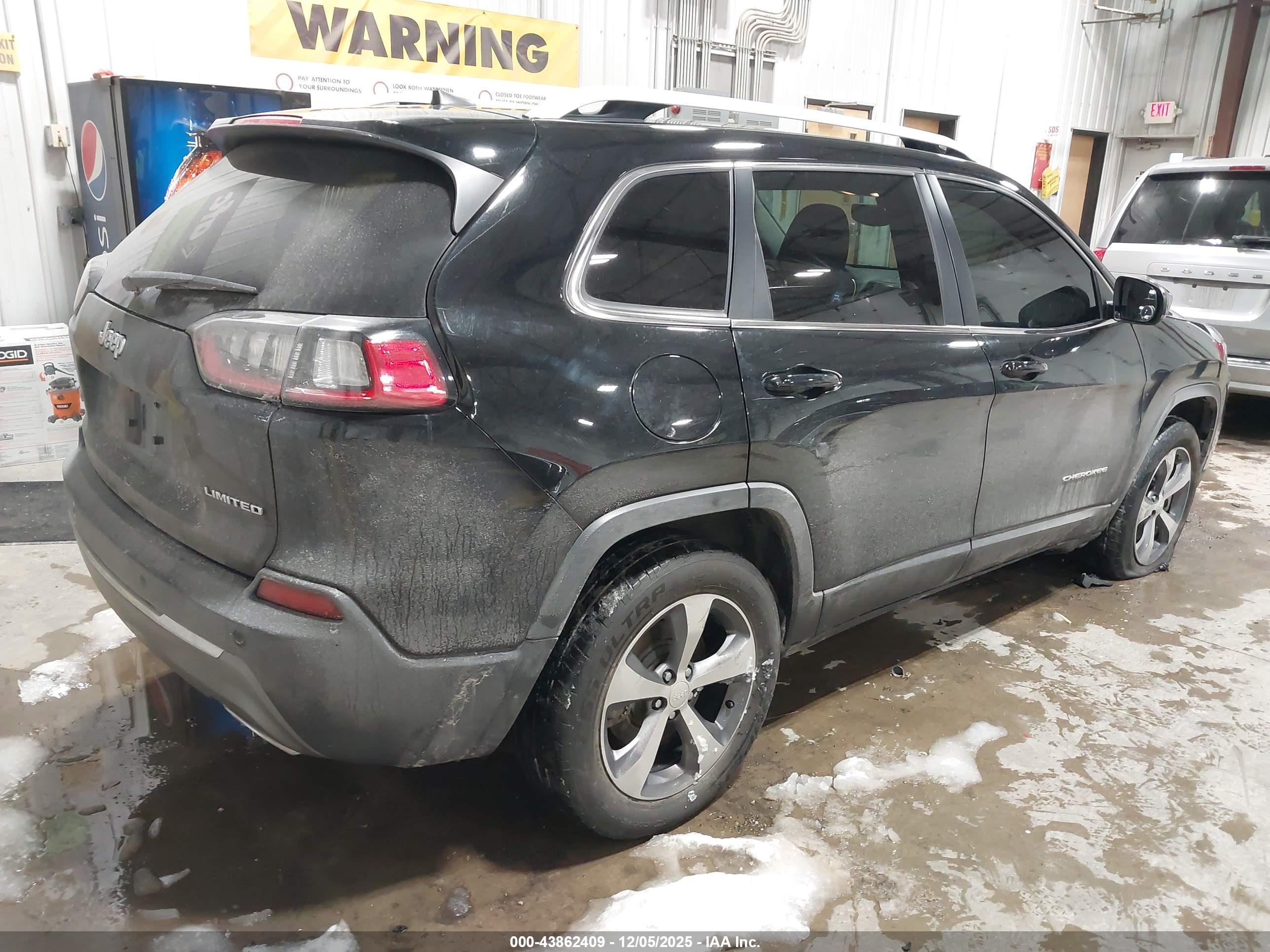 JEEP CHEROKEE image 4