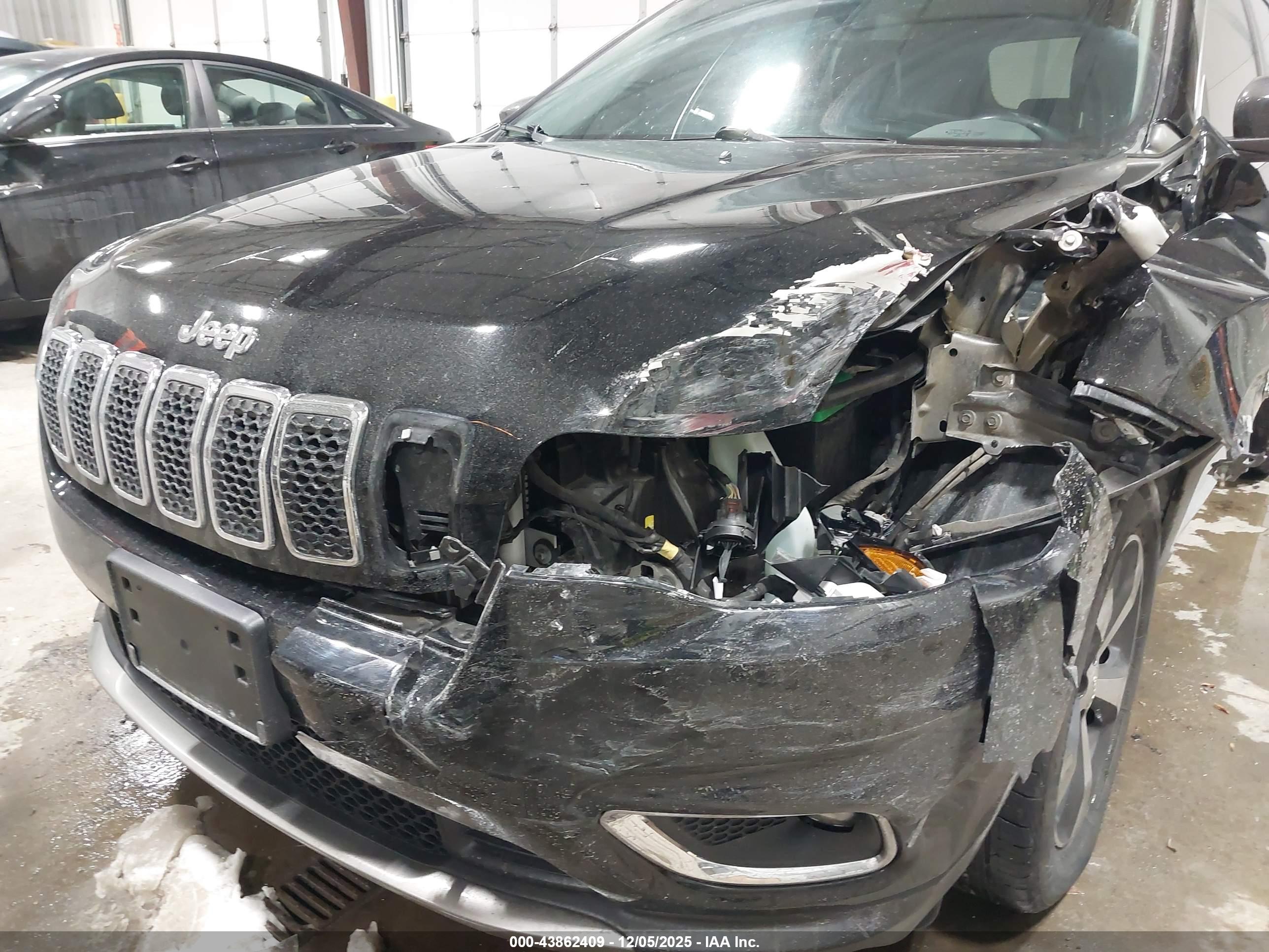 JEEP CHEROKEE image 6