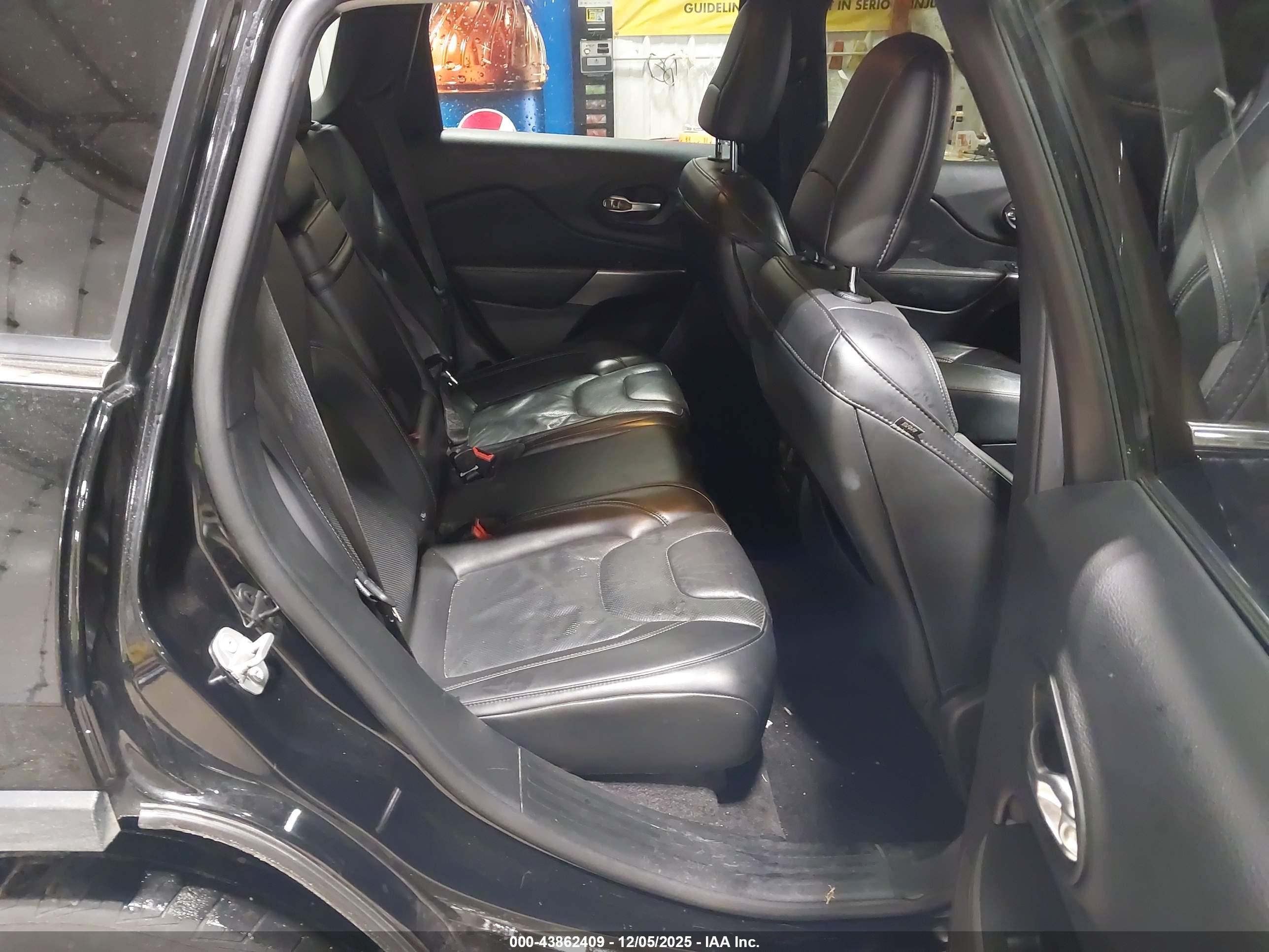 JEEP CHEROKEE image 8