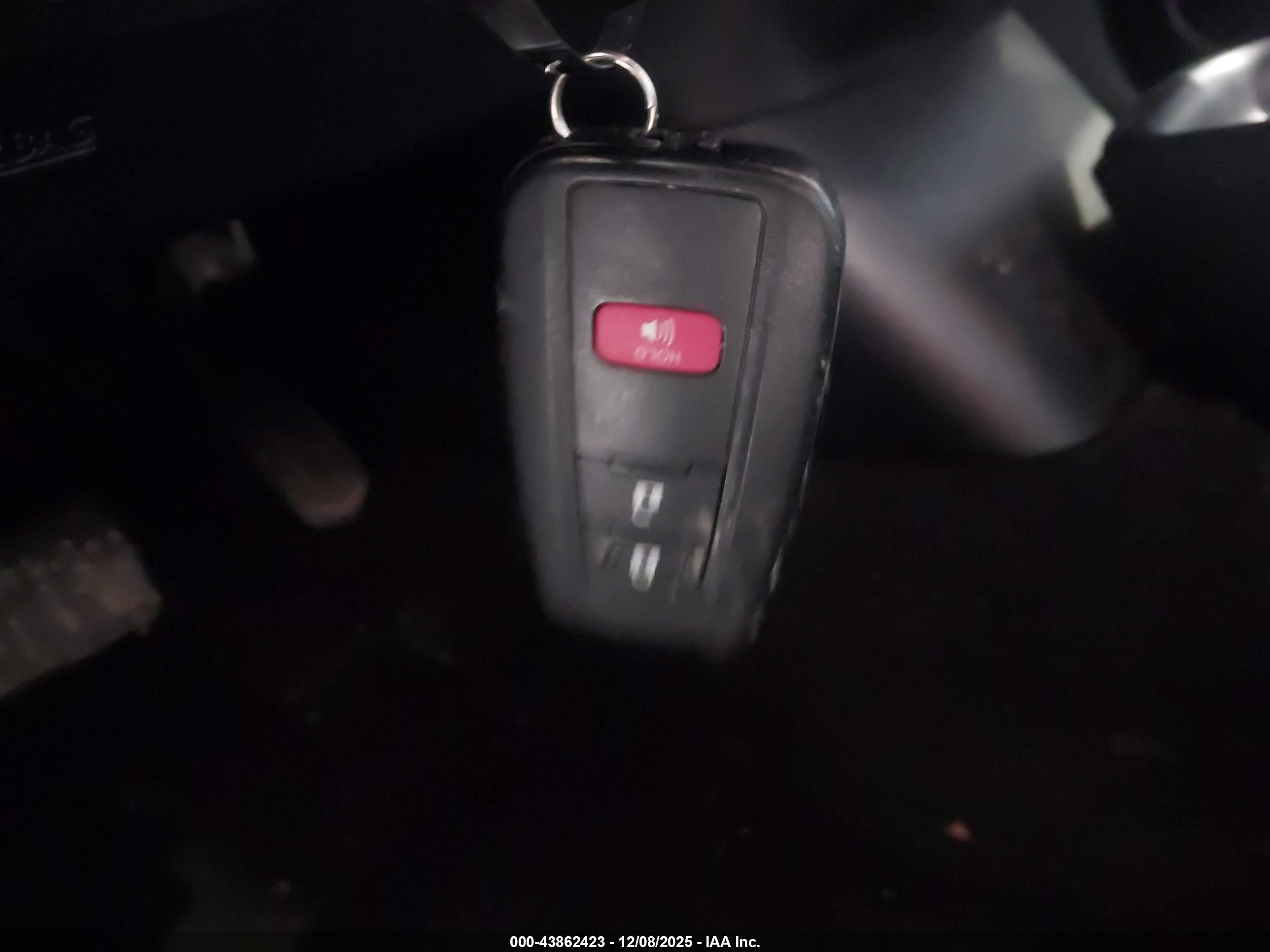 TOYOTA PRIUS image 11