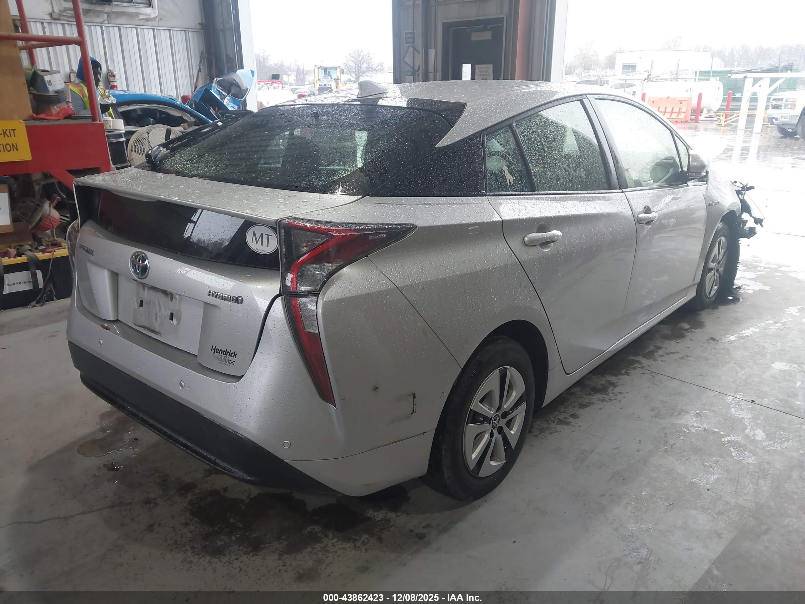 TOYOTA PRIUS image 4