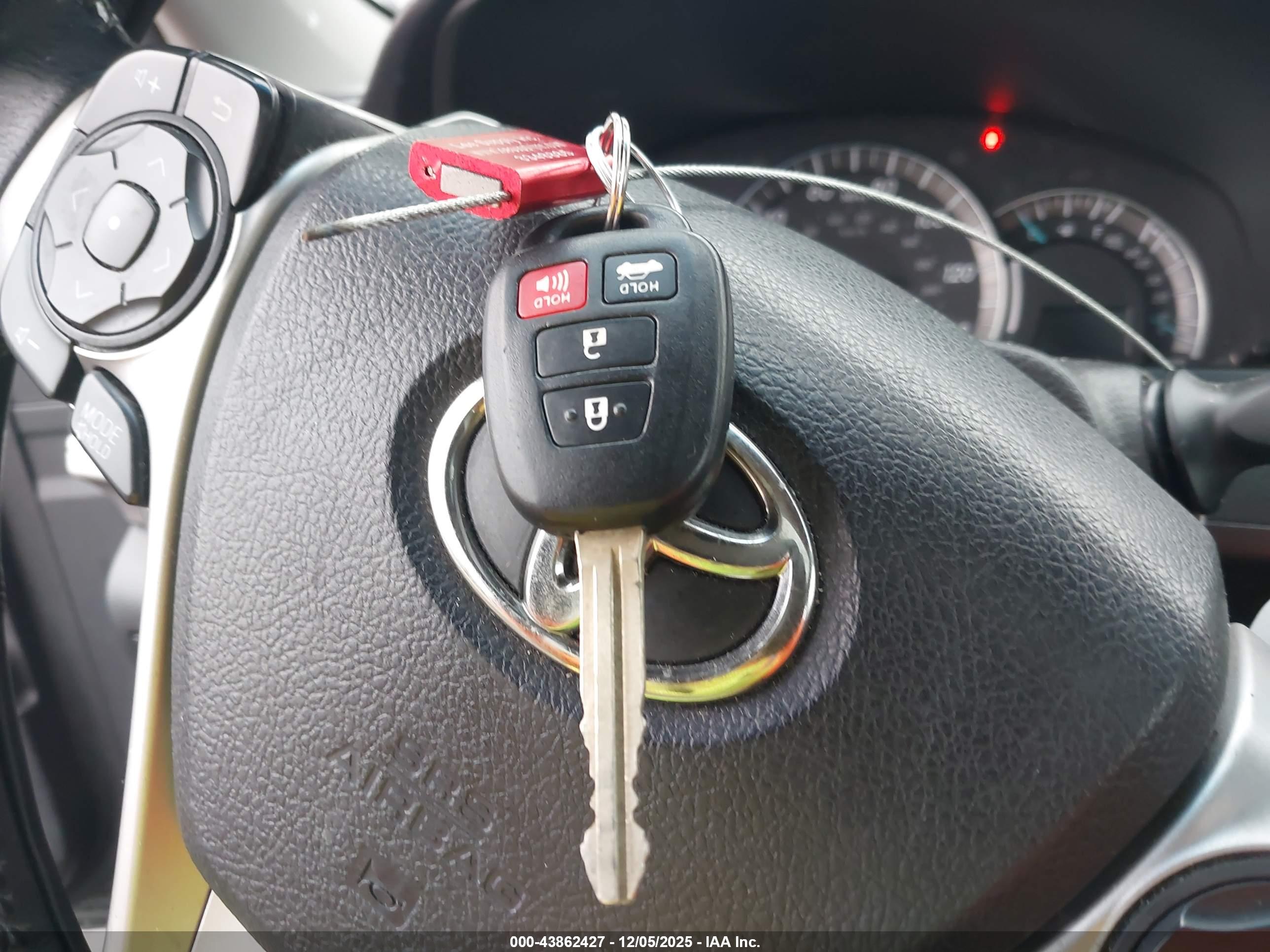 TOYOTA CAMRY image 11