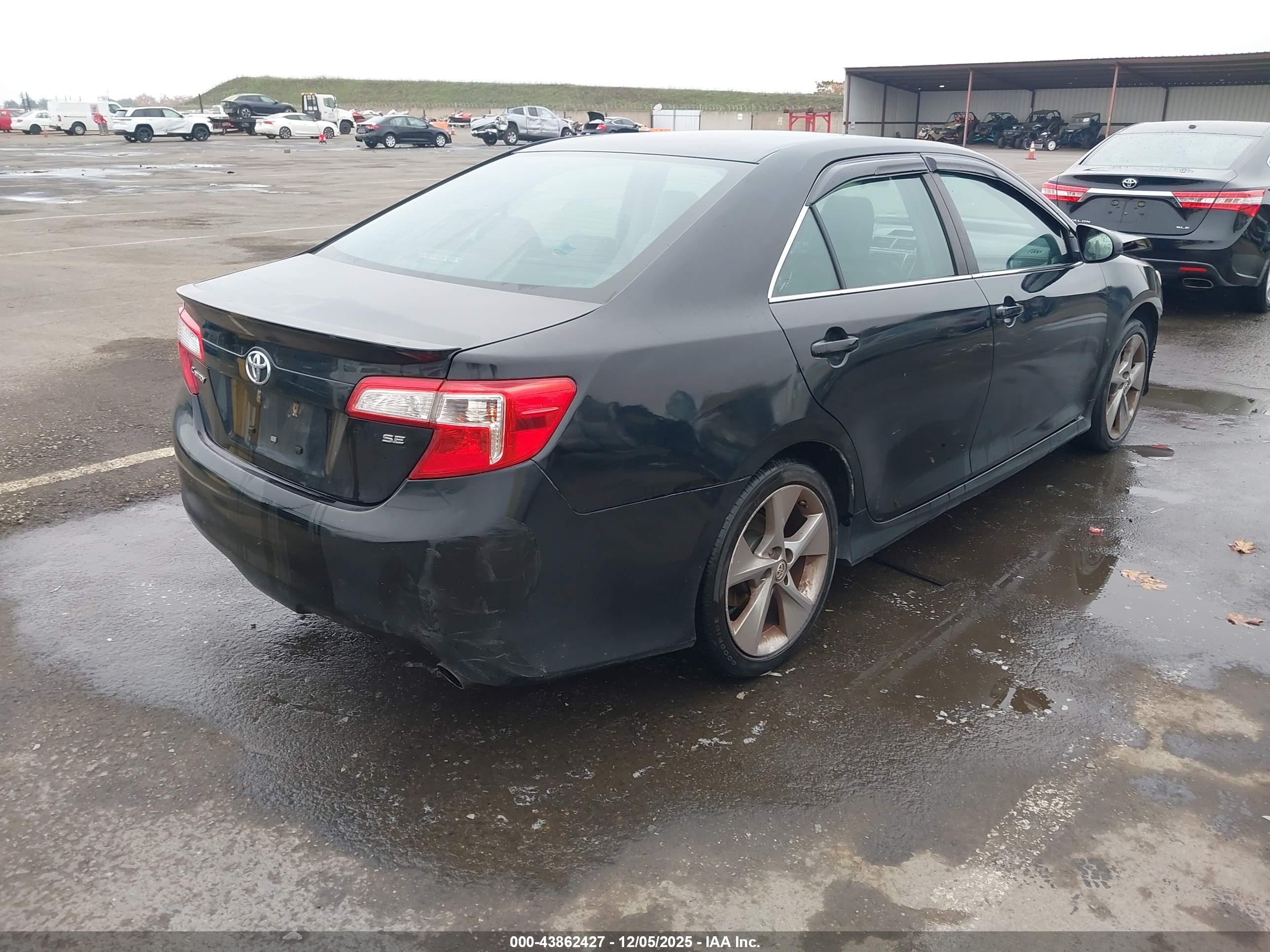 TOYOTA CAMRY image 4