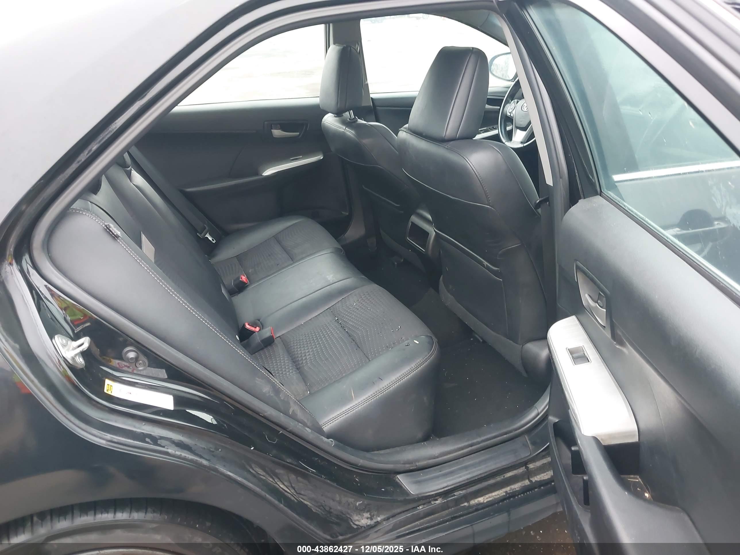 TOYOTA CAMRY image 8
