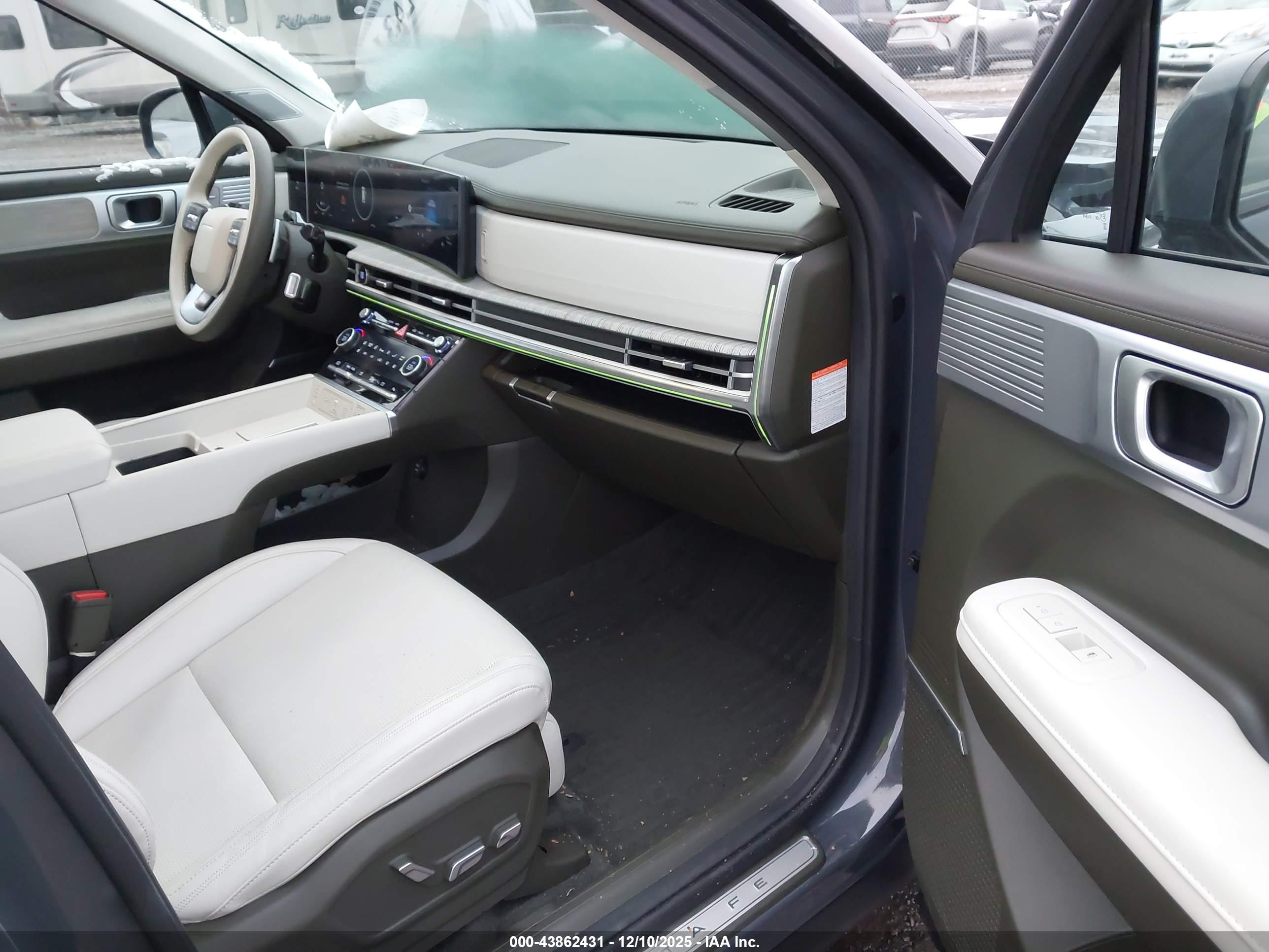 HYUNDAI SANTA image 5