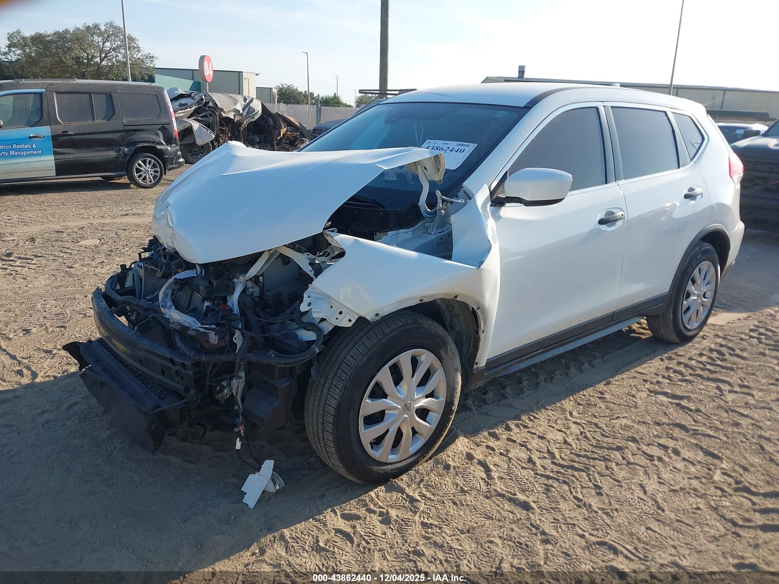 NISSAN ROGUE image 2