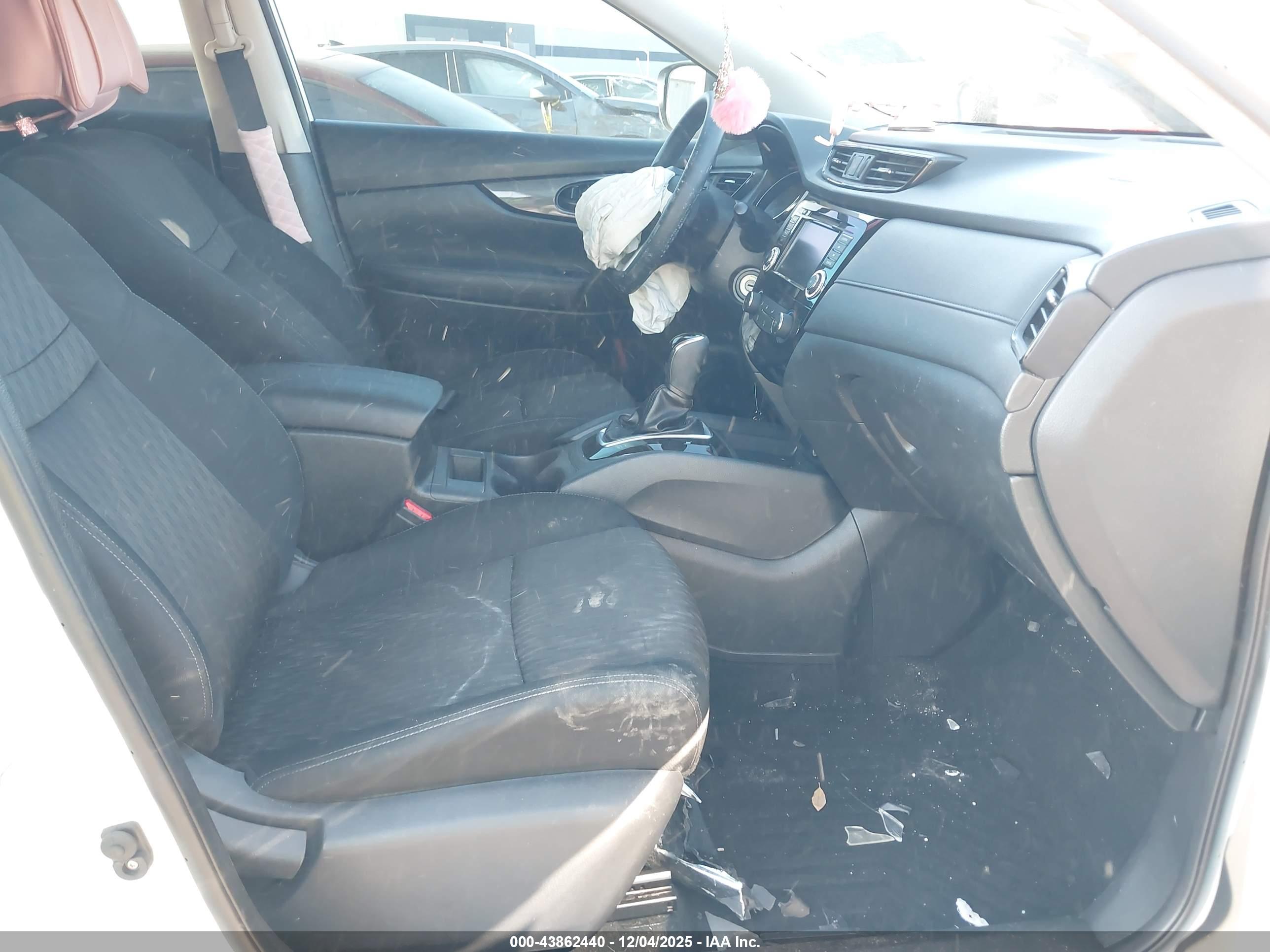 NISSAN ROGUE image 5