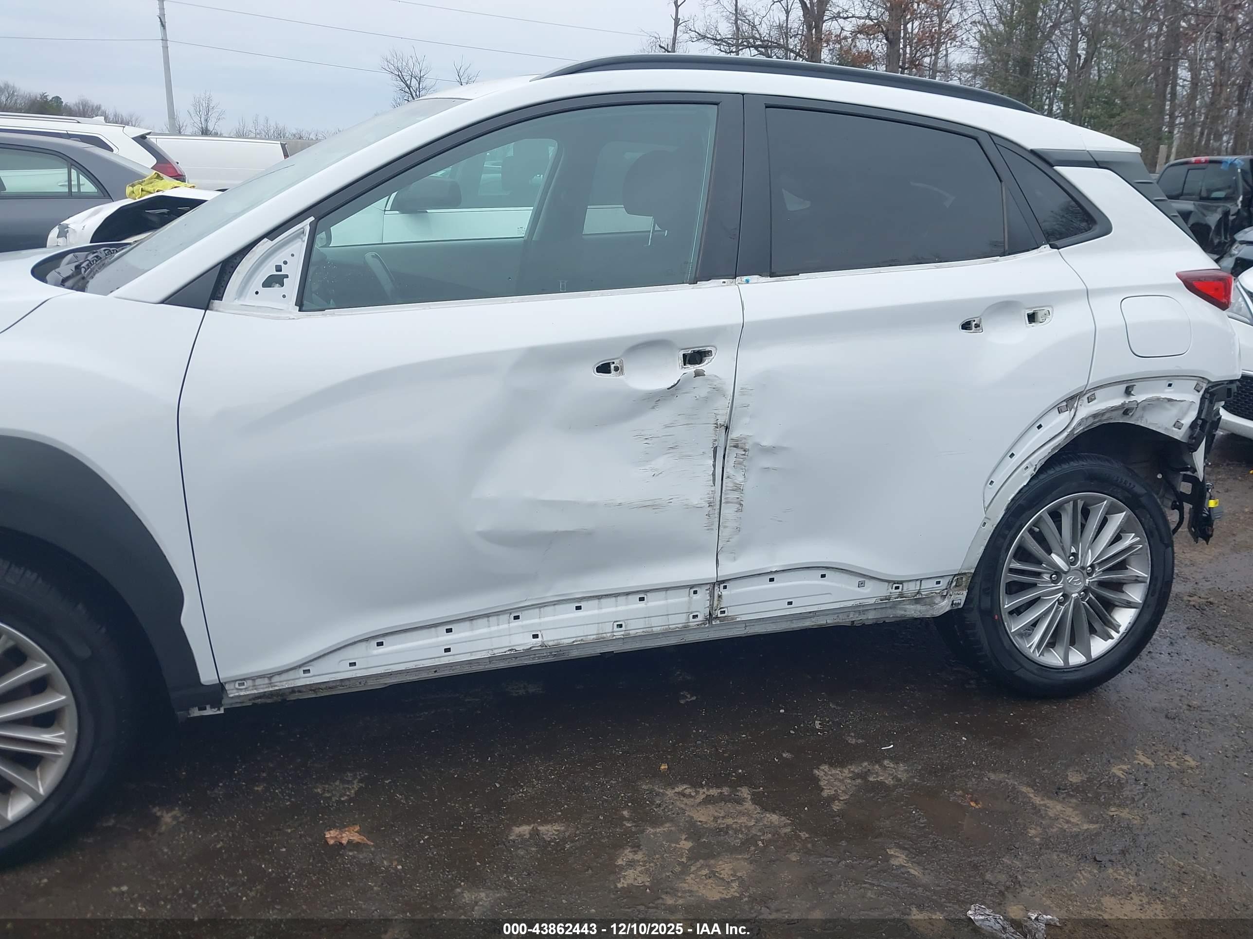 HYUNDAI KONA image 6