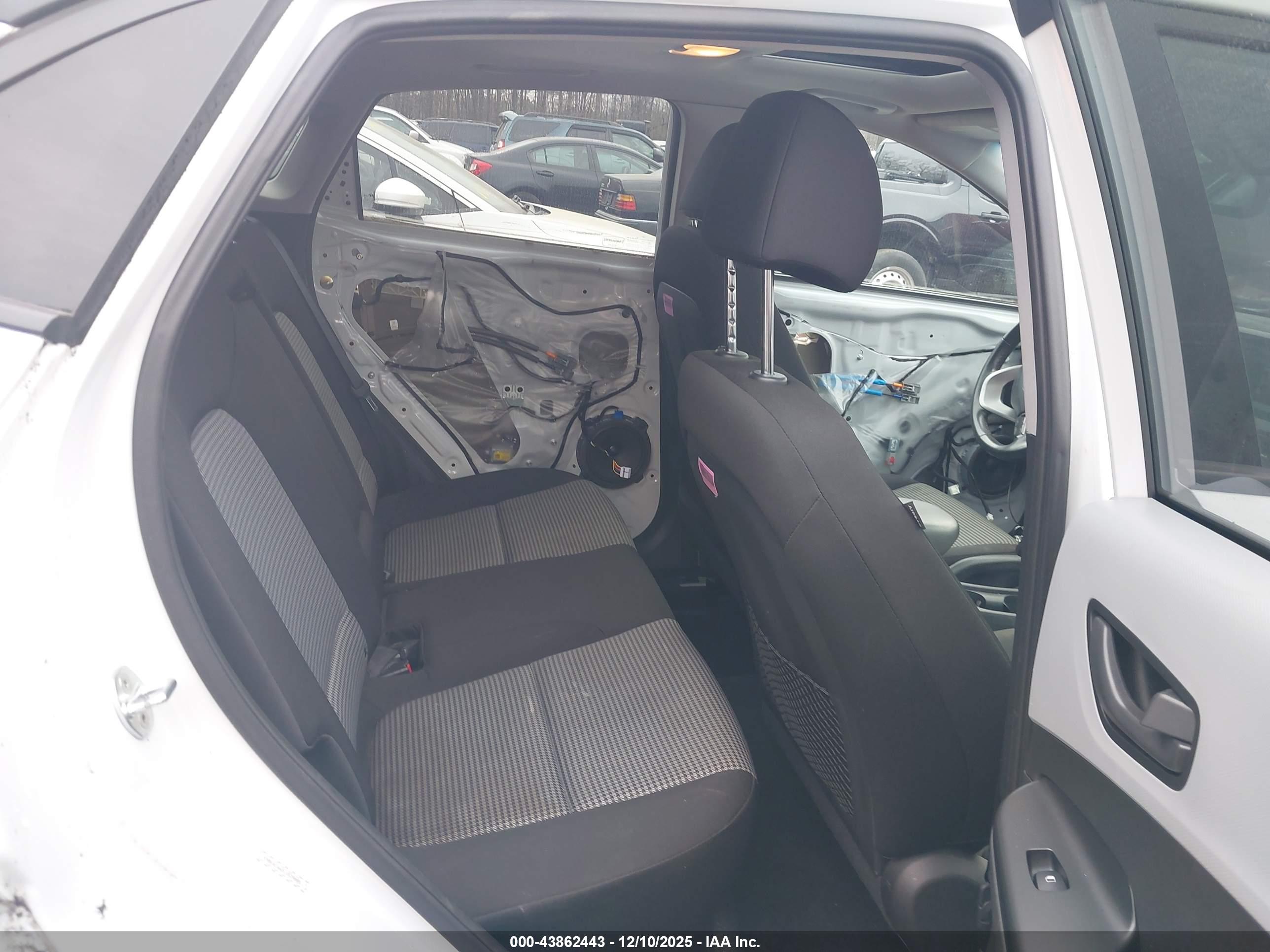 HYUNDAI KONA image 8