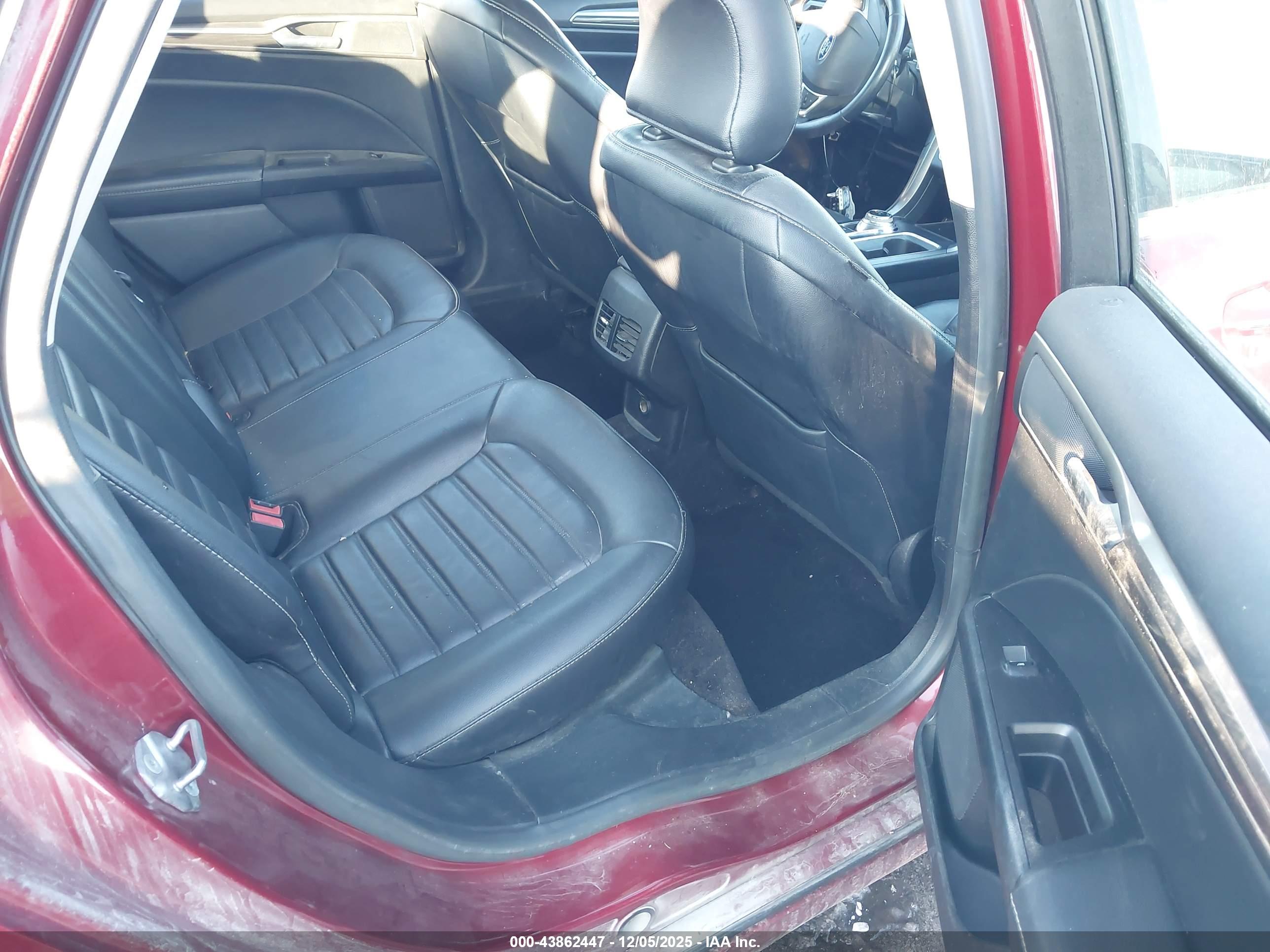 FORD FUSION image 8