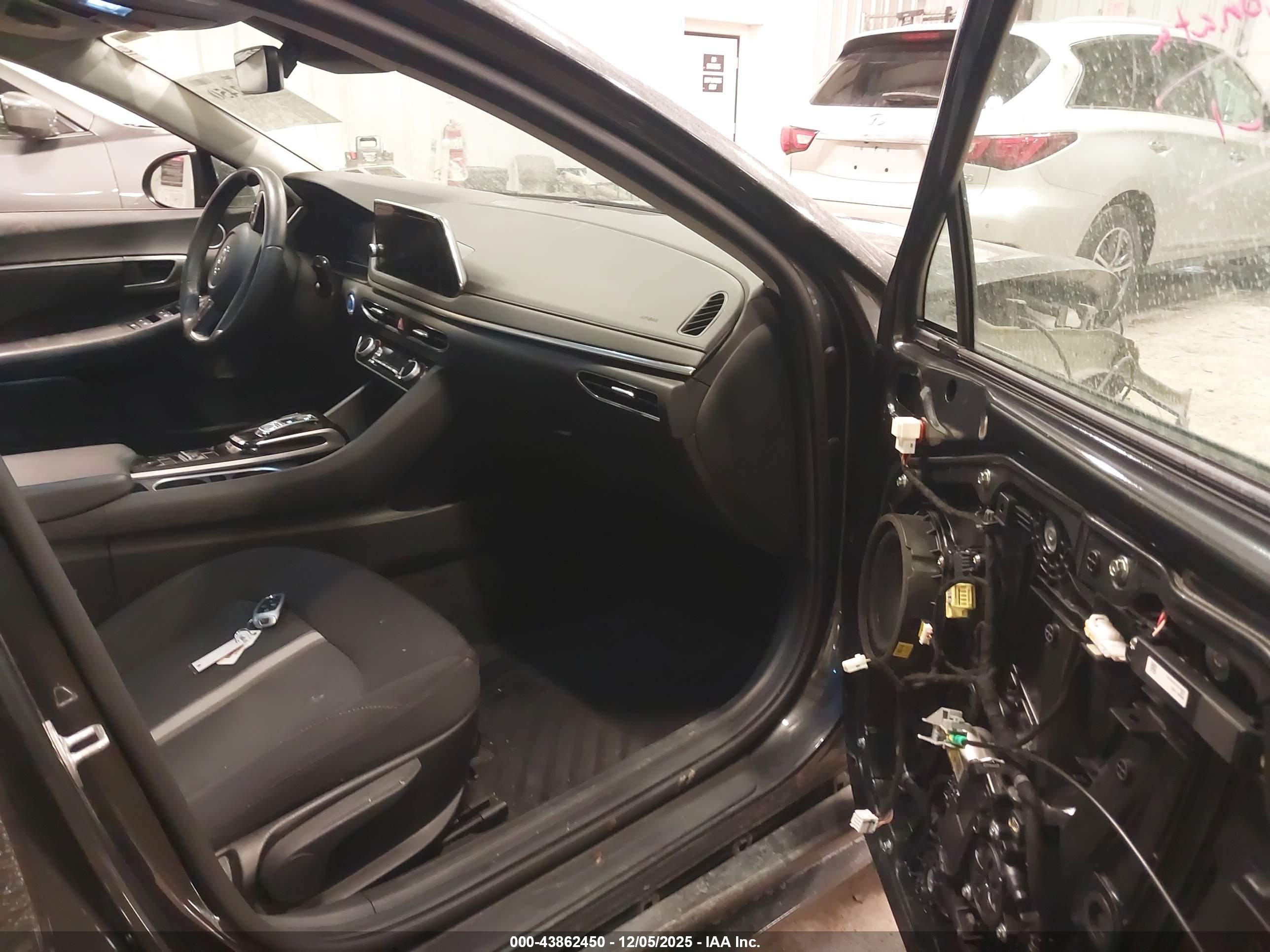HYUNDAI SONATA image 5