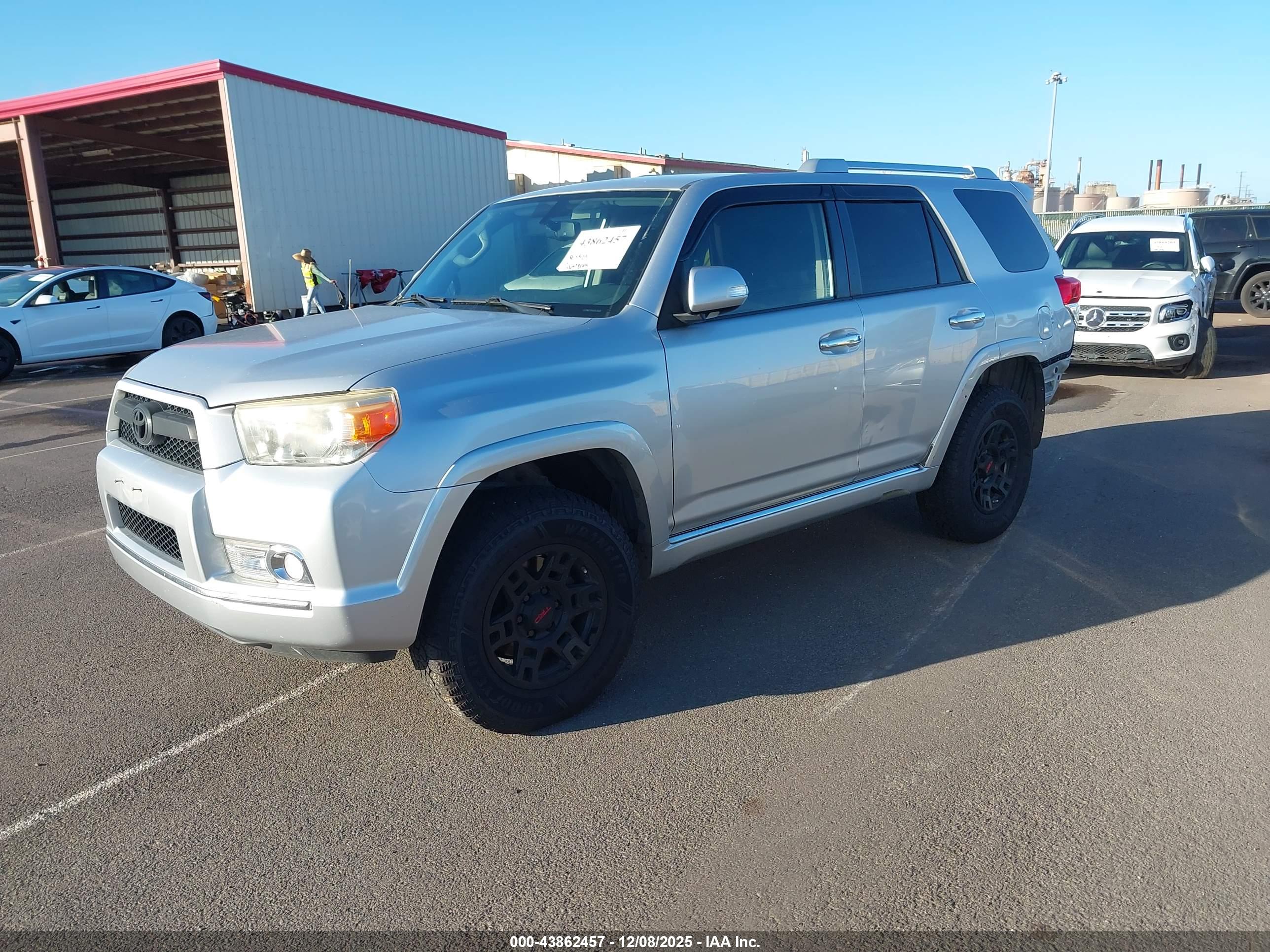 TOYOTA 4RUNNER image 2