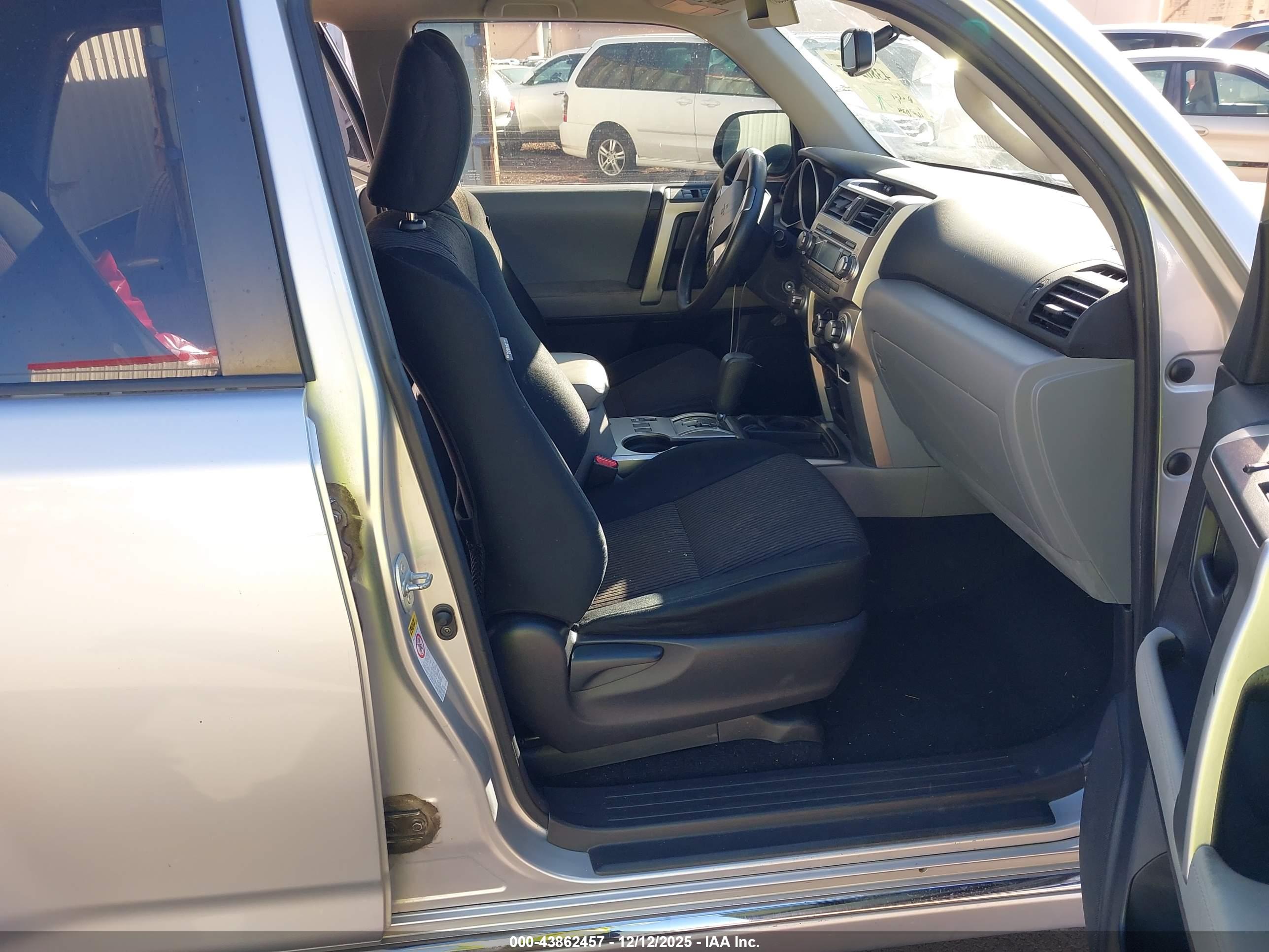 TOYOTA 4RUNNER image 5