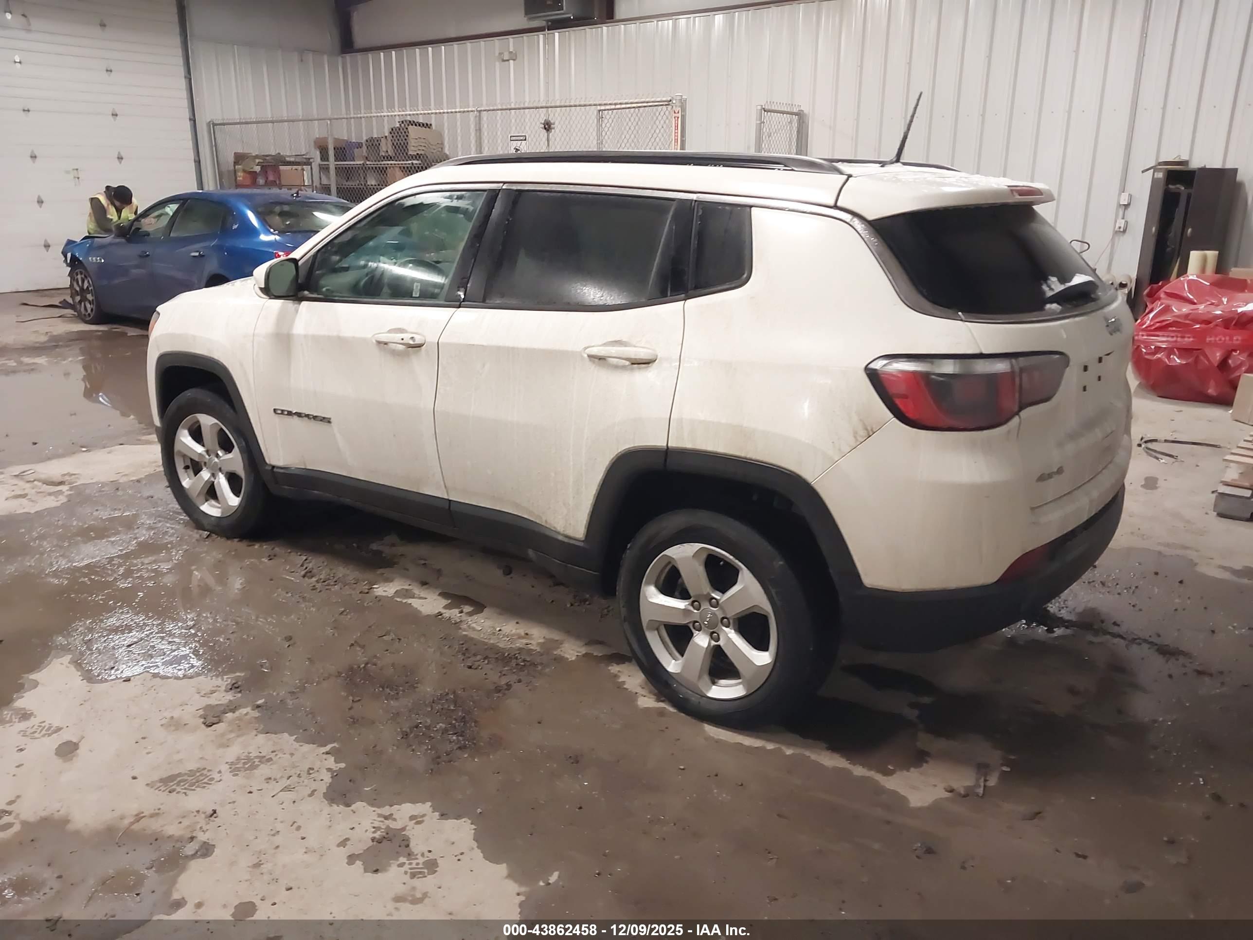 JEEP COMPASS image 3