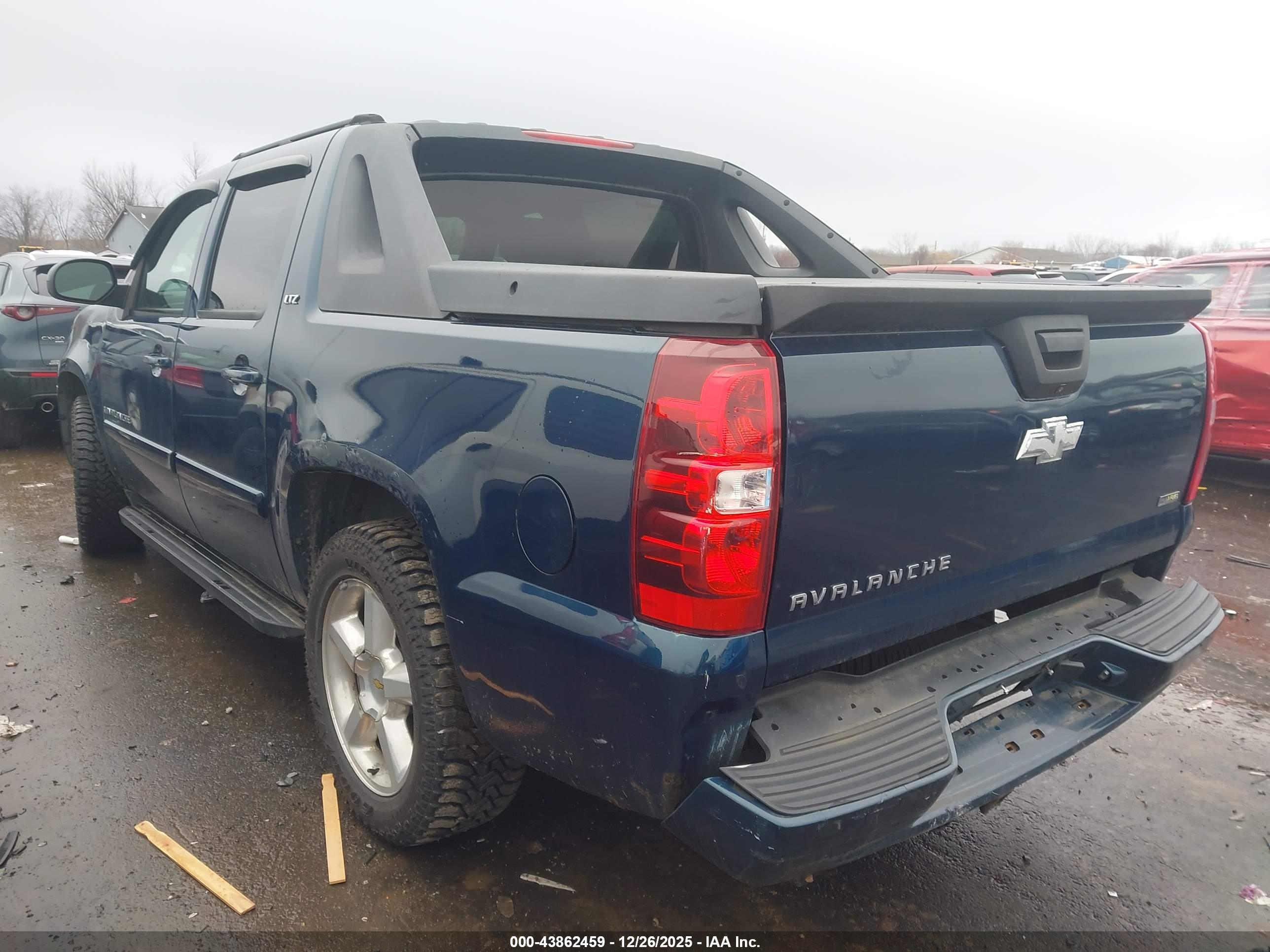 CHEVROLET AVALANCHE image 3