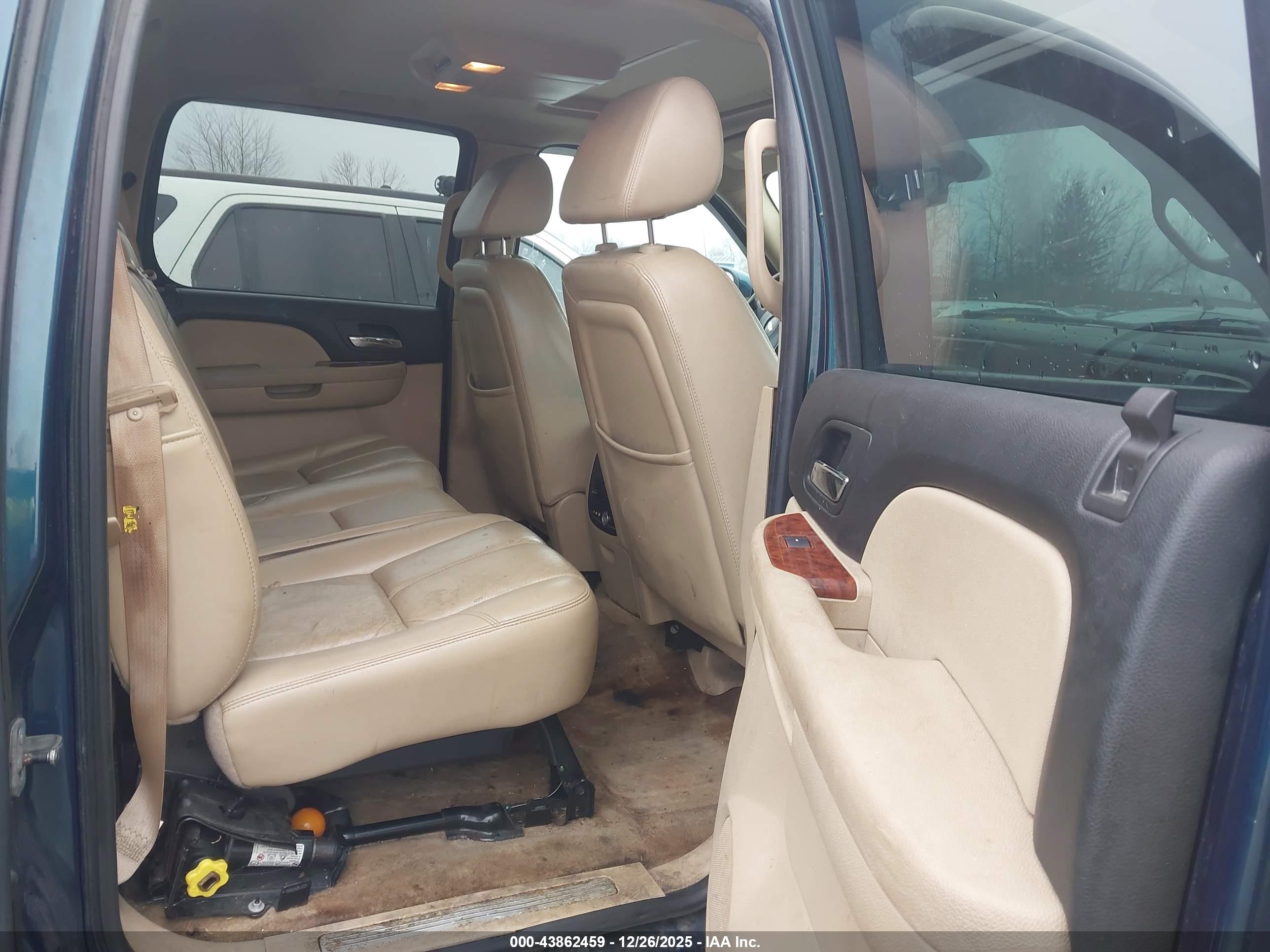 CHEVROLET AVALANCHE image 8