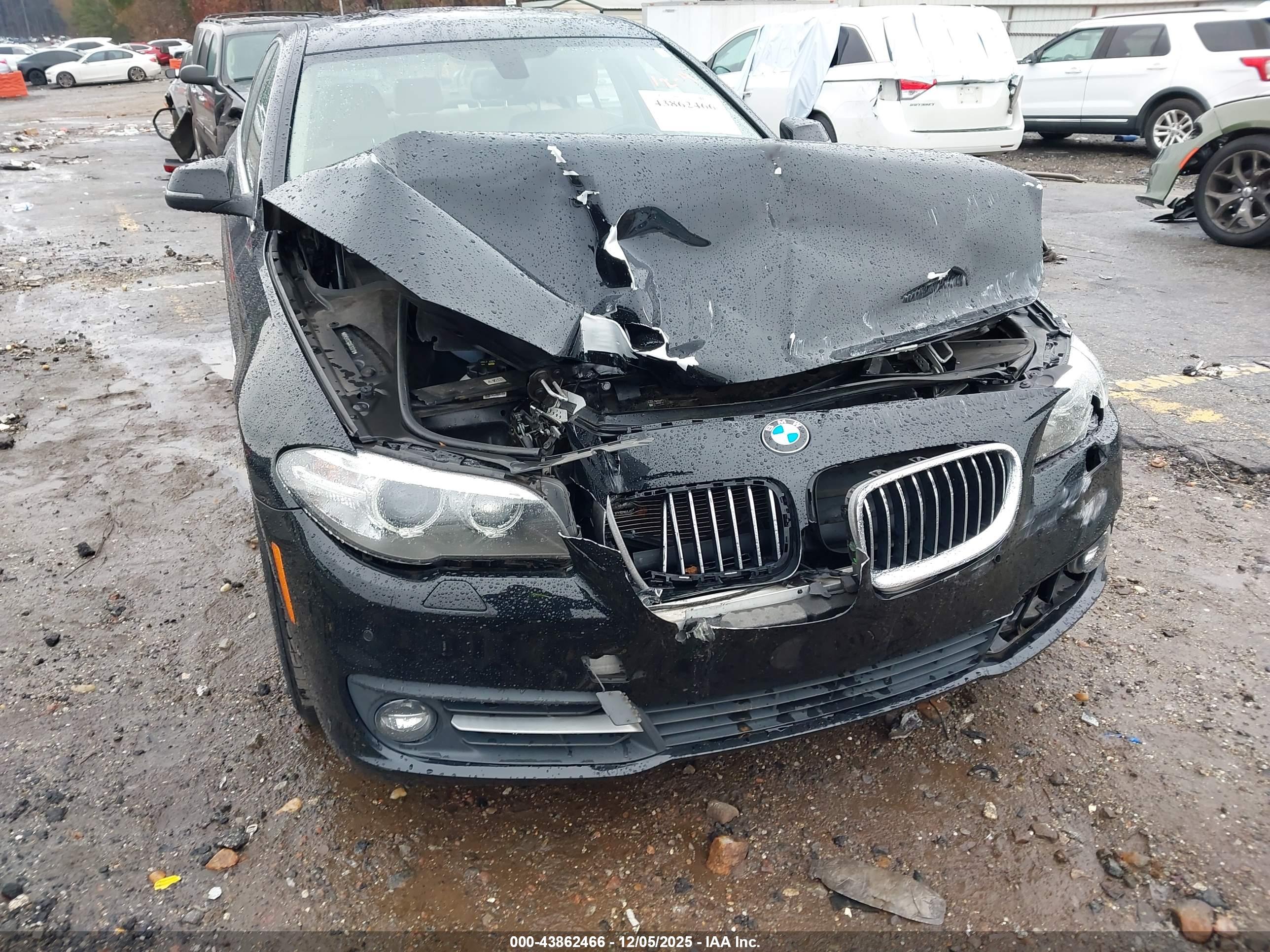 BMW 528I image 6