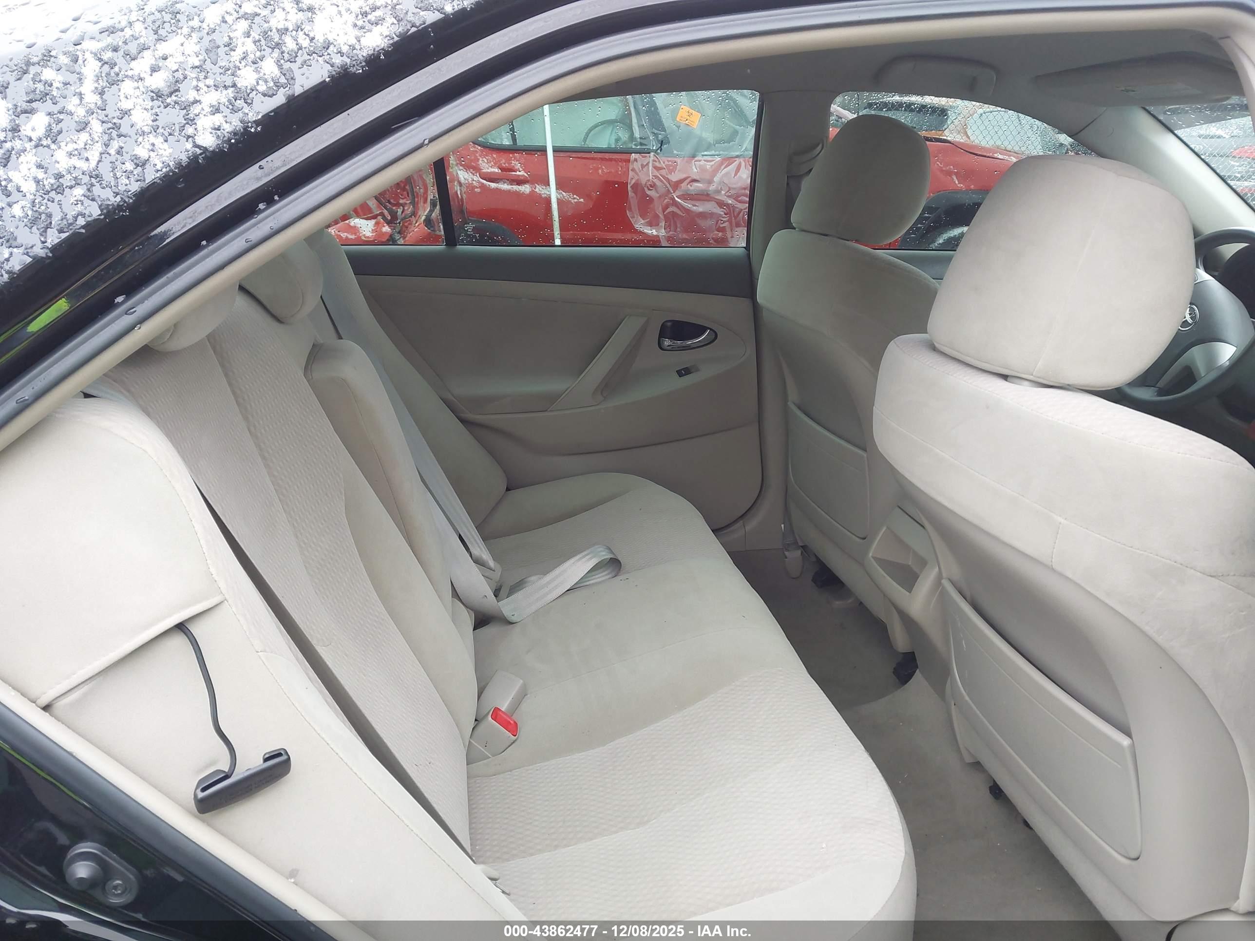 TOYOTA CAMRY image 8