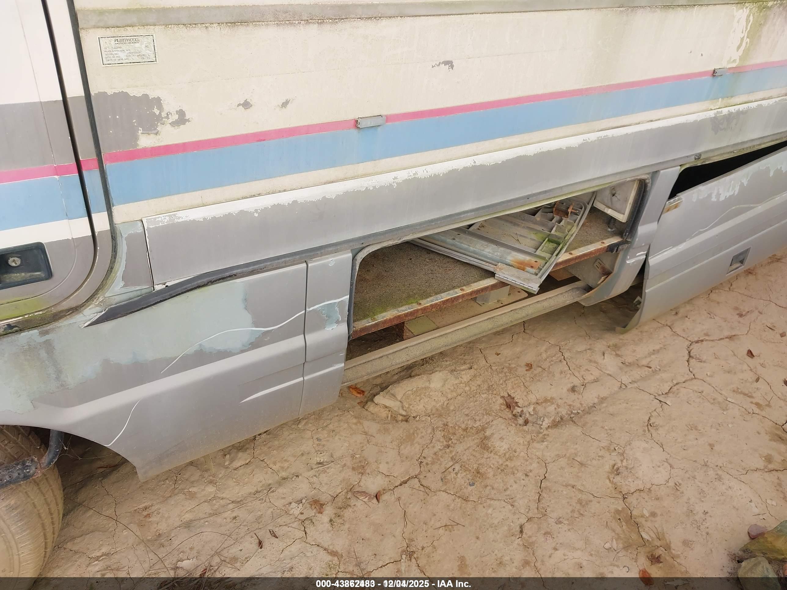 FORD F530 image 6