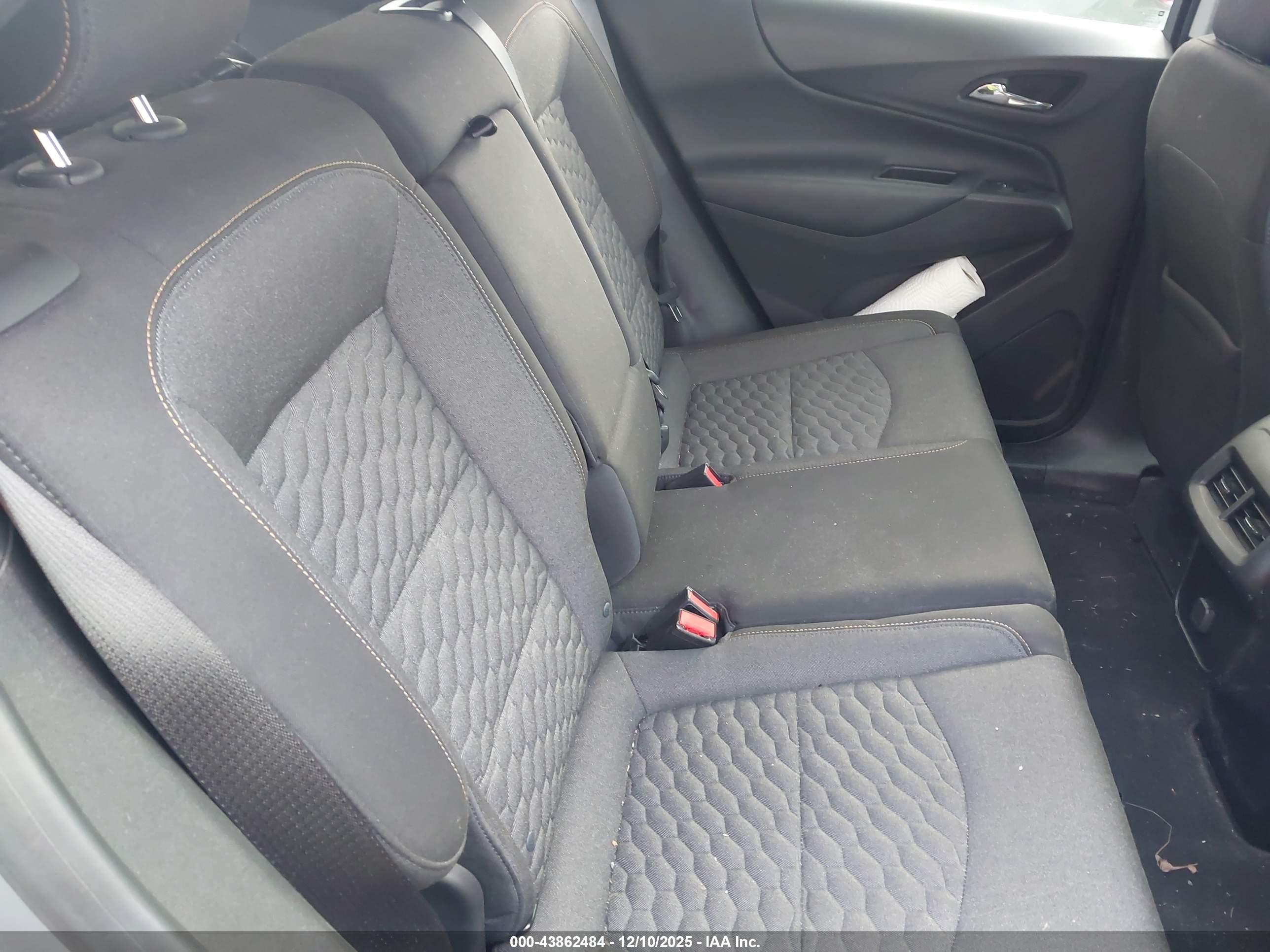 CHEVROLET EQUINOX image 8