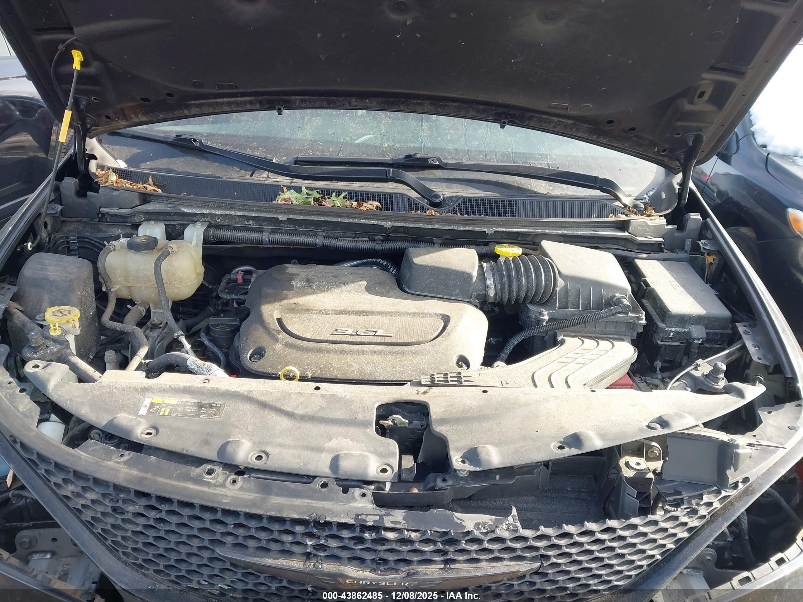 CHRYSLER PACIFICA image 10