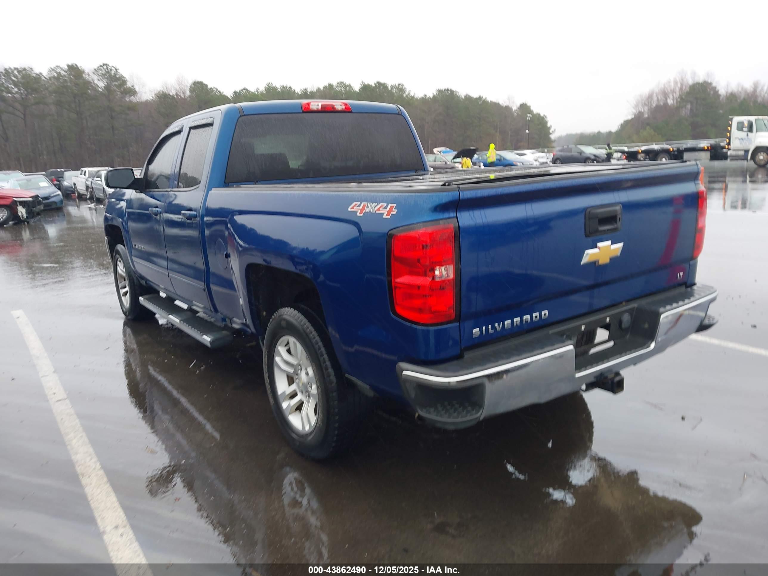 CHEVROLET SILVERADO image 3