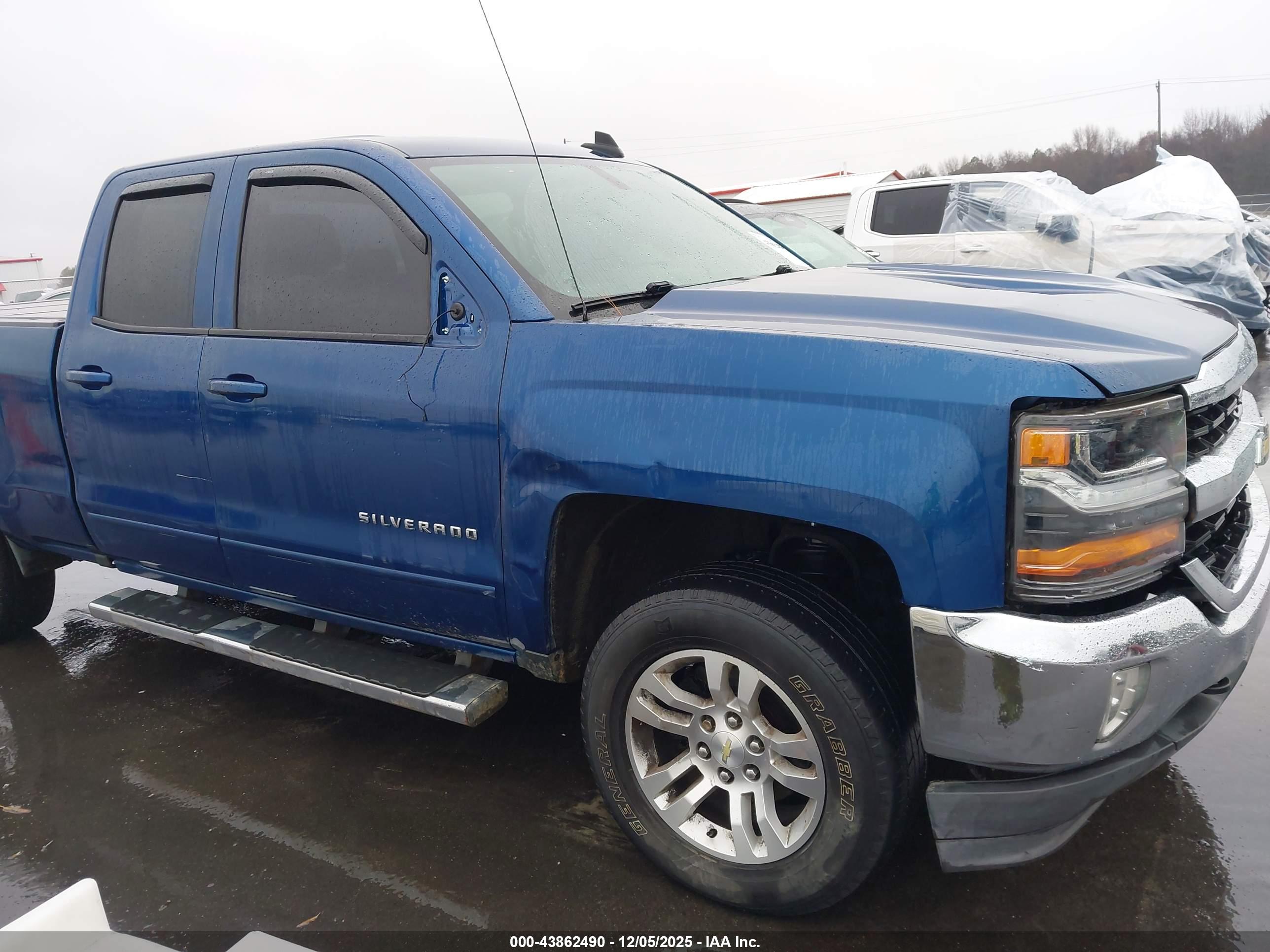CHEVROLET SILVERADO image 6
